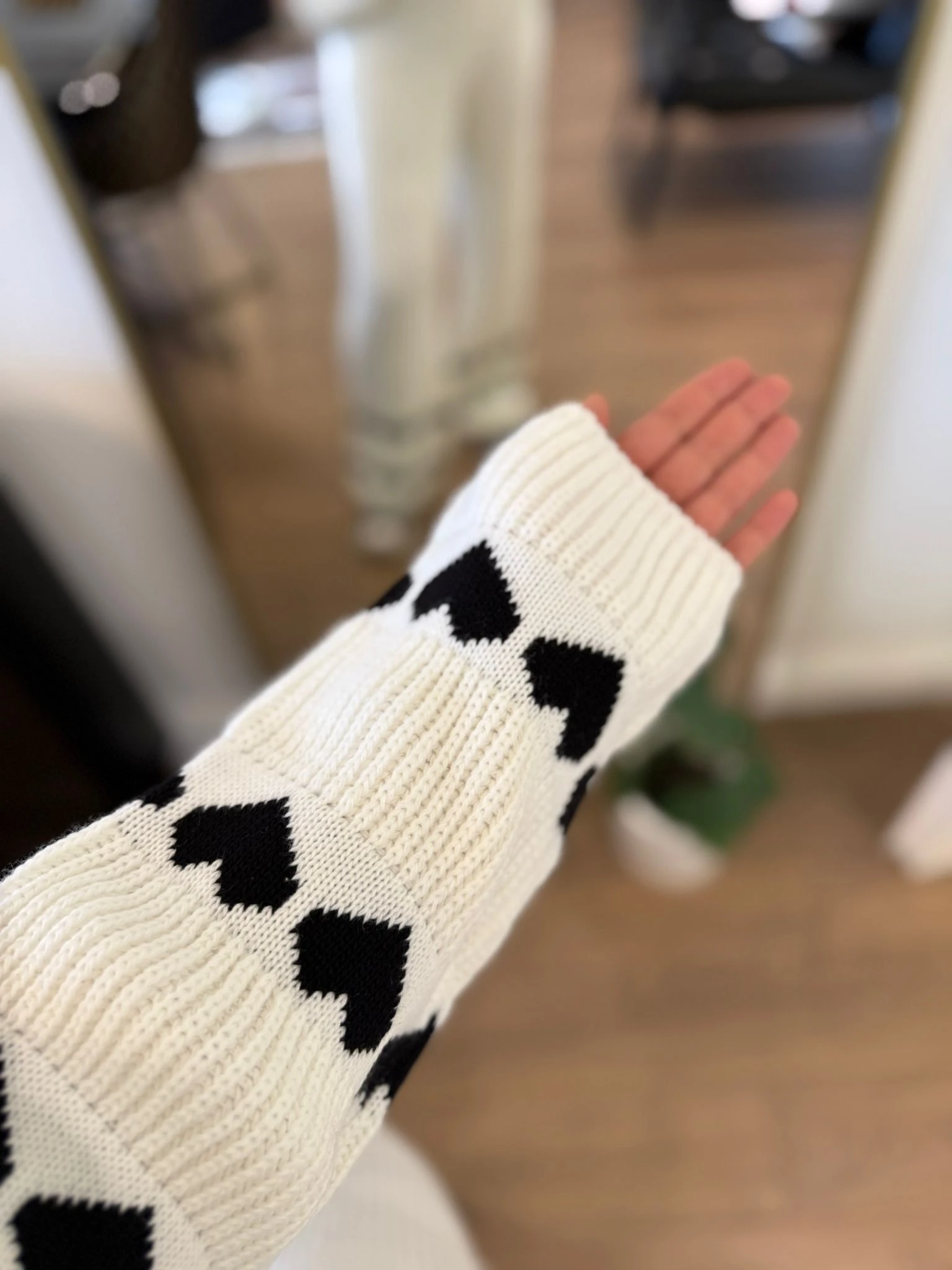 Beyaz Kalp Detaylı Triko Takım