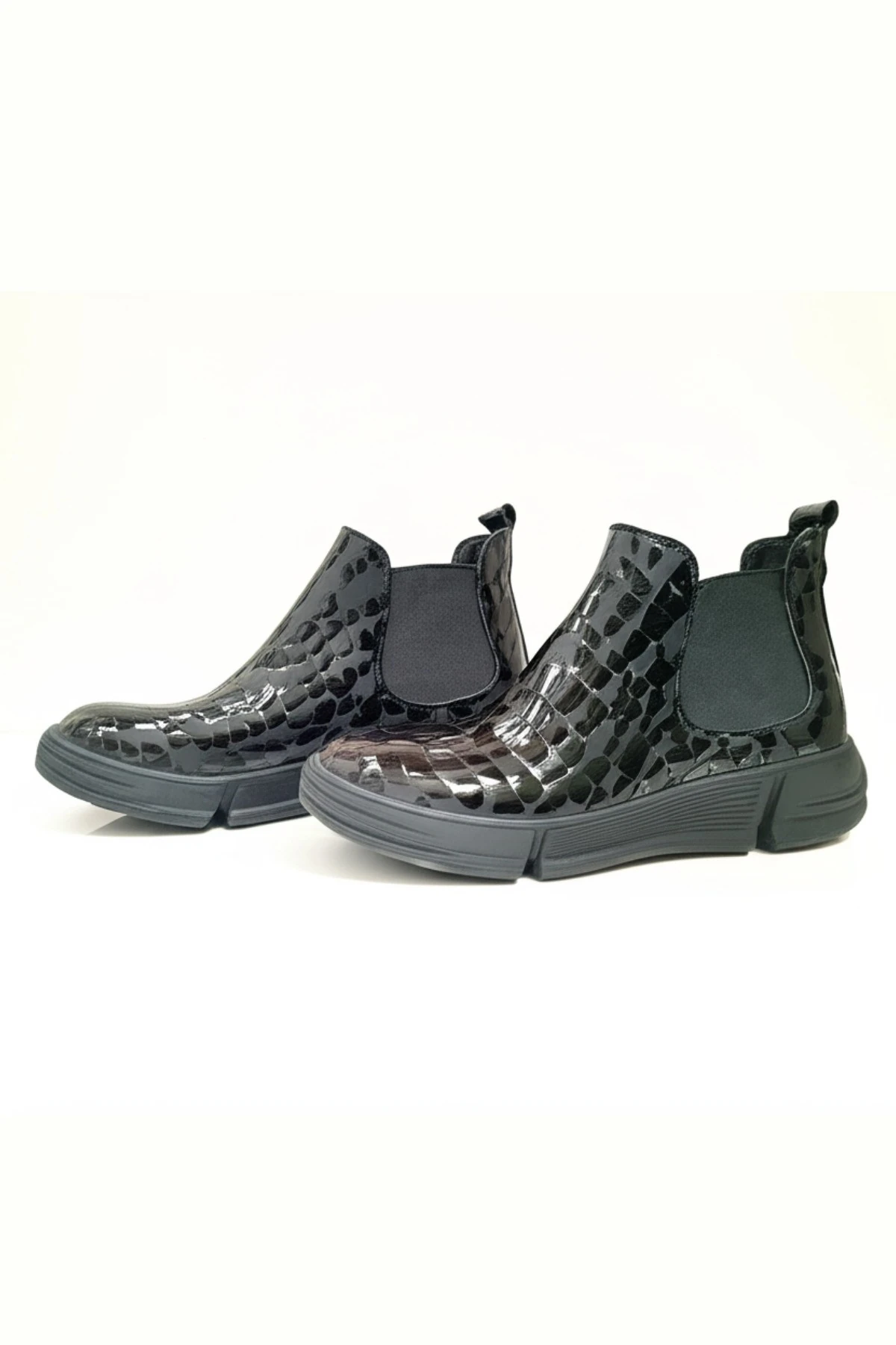 Kadın Kışlık ve Mevsimlik Bot Hakiki Deri Ortapedik Esnek Kaymaz Tabanlı Rahat Giyilebilir Ayakkabı - leopar siyahı