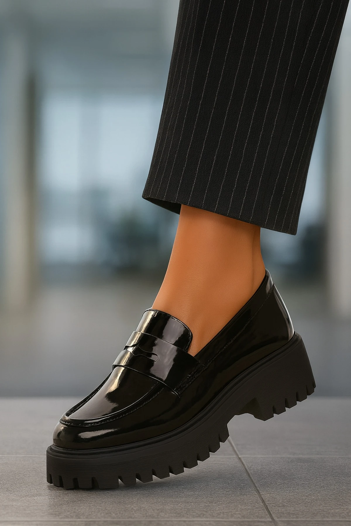 Kadın Rugan Siyah Loafer Ayakkabı Kalın Tabanlı Şık Modern Tasarım Günlük Ofis Ortopedik Okul Genc
