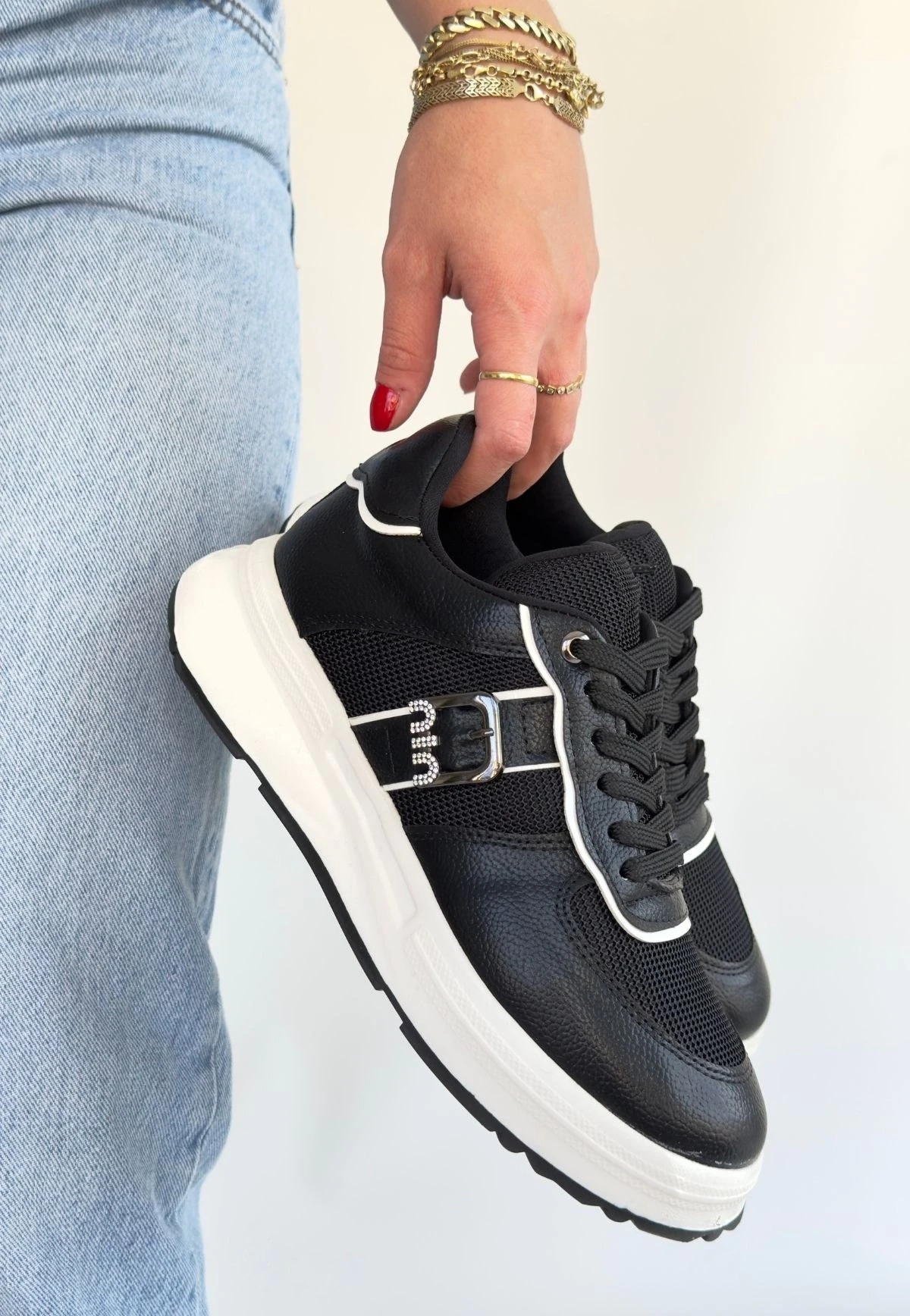 Tanwe Siyah Cilt Bağcıklı Spor Ayakkabı