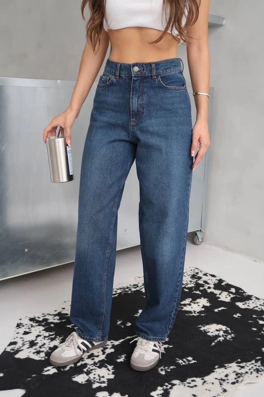 Arkadan tokalı jeans pantolon