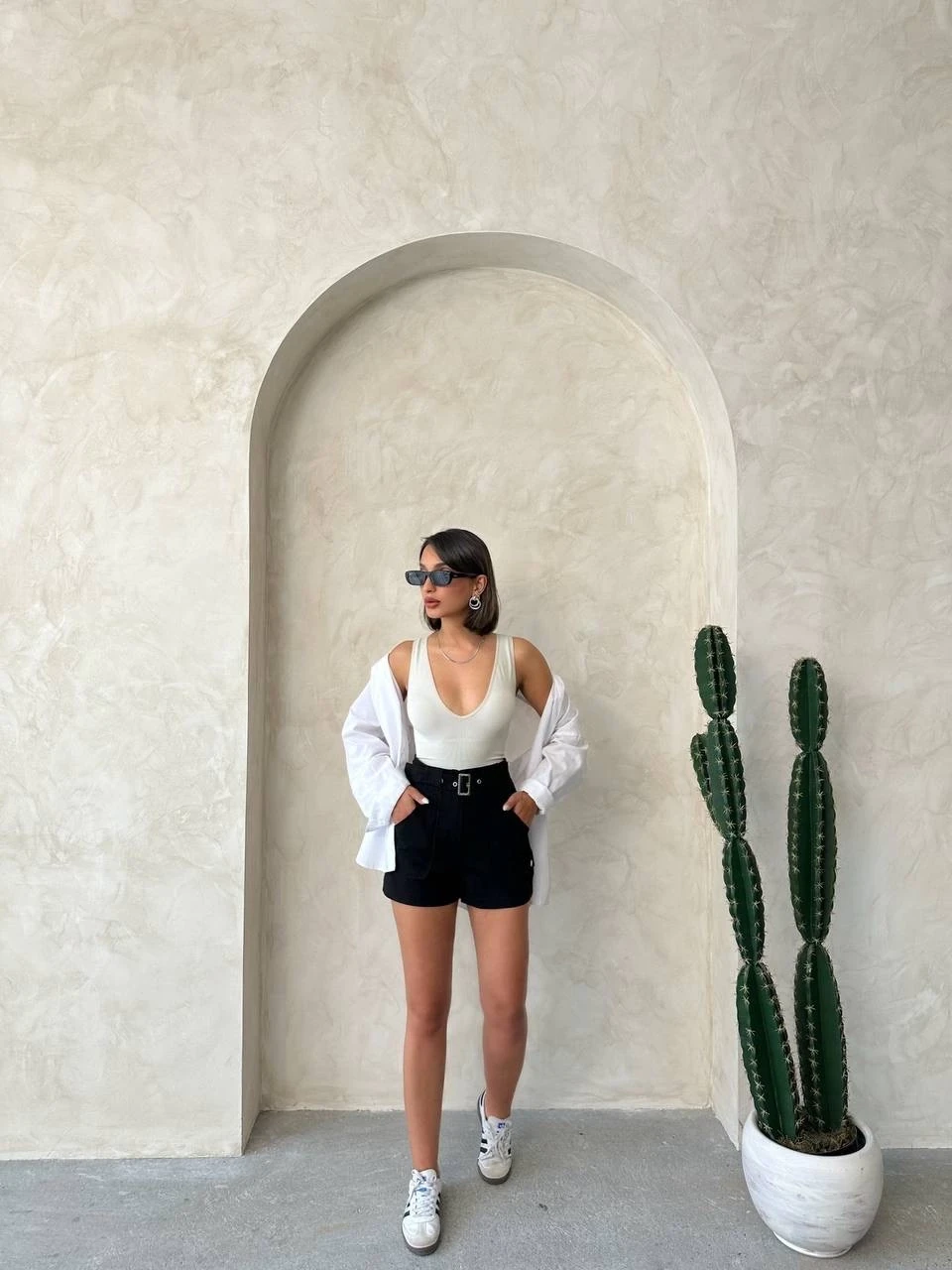 Kemer detaylı gabardin şort siyah s25289