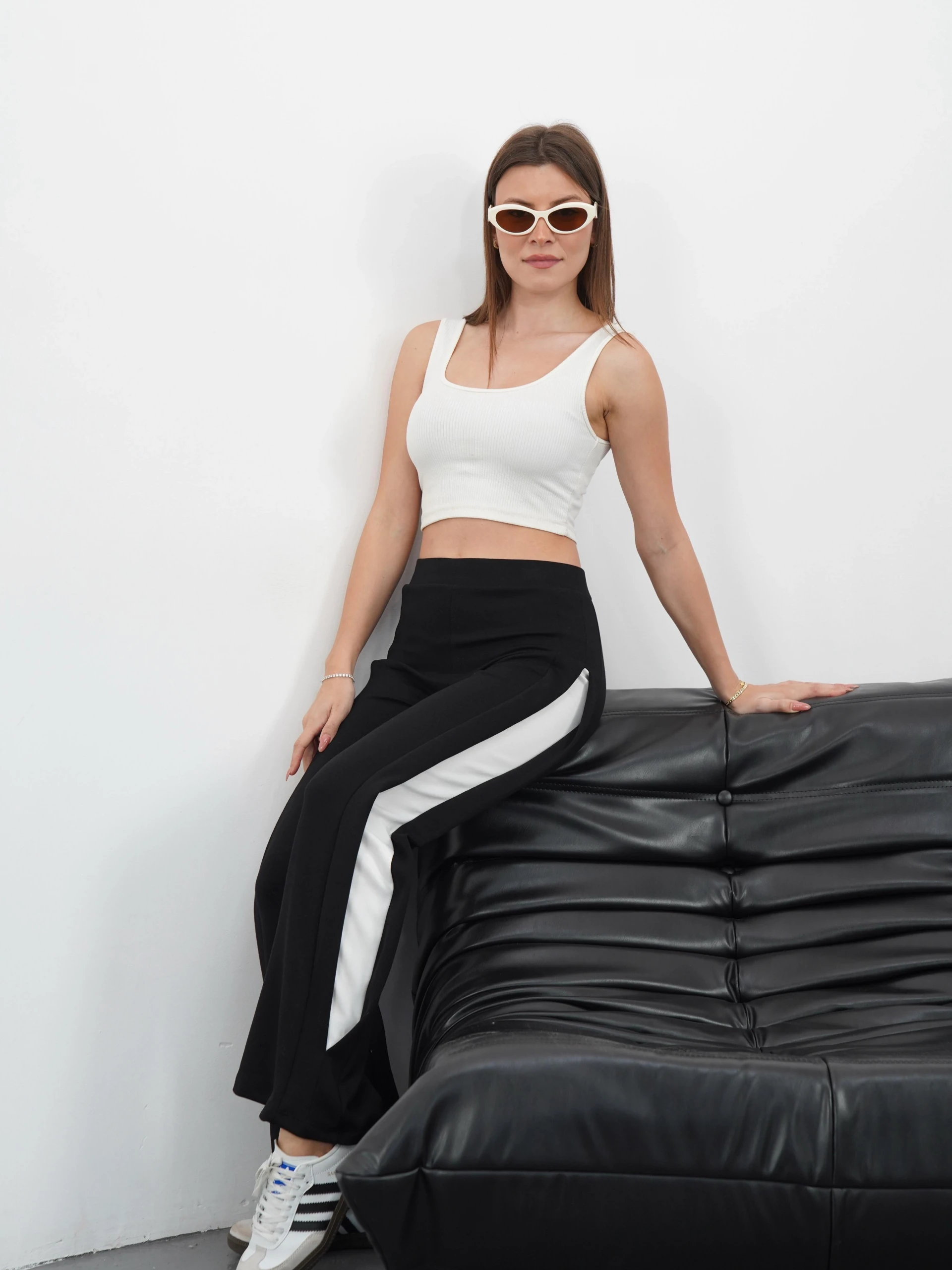 Yandan katlamalı oys pantolon siyah