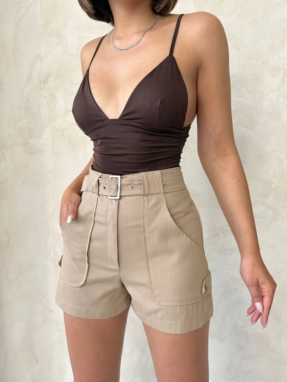 Kemer detaylı gabardin şort bej s25289