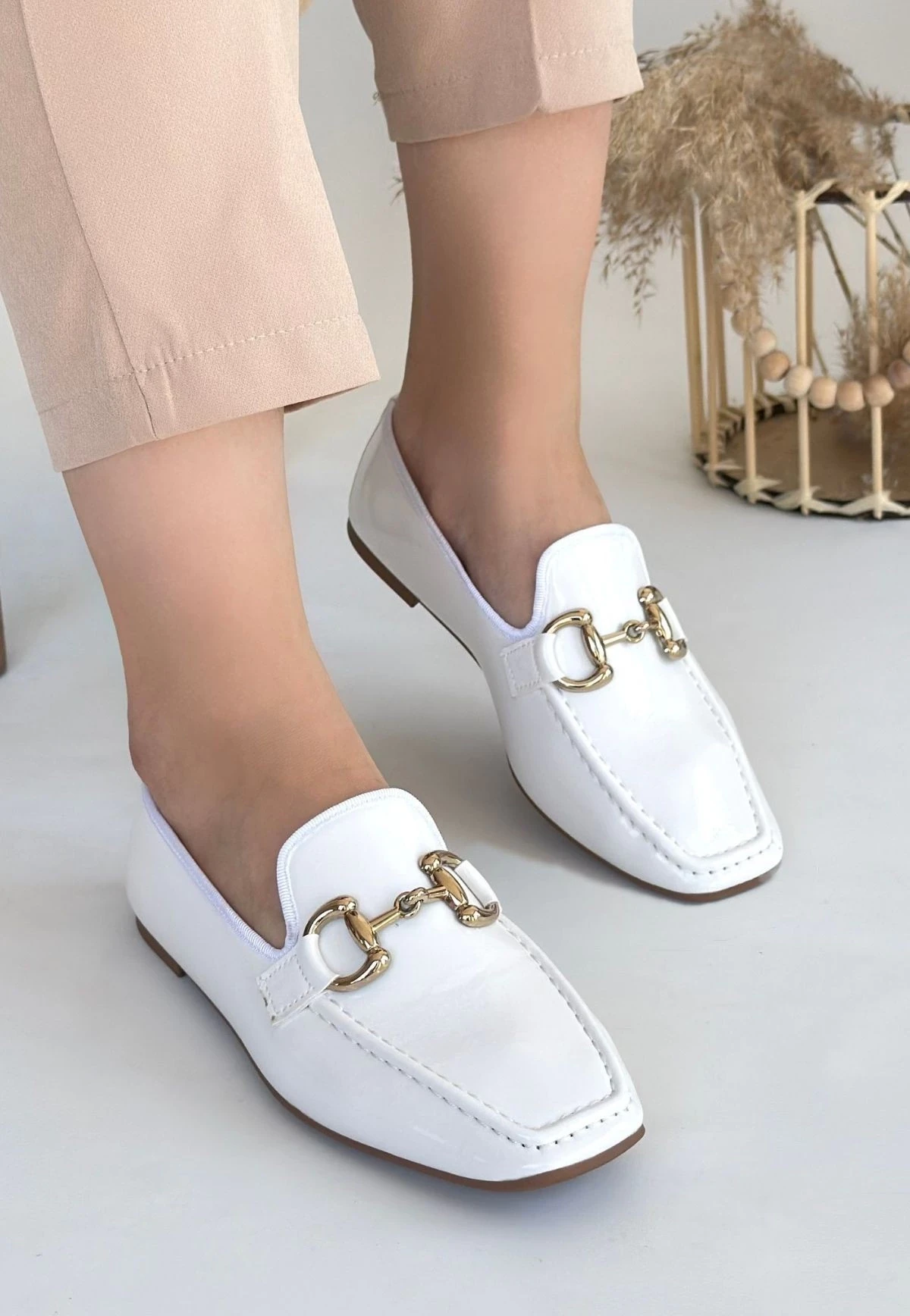 Guart Beyaz Rugan Babet Ayakkabı