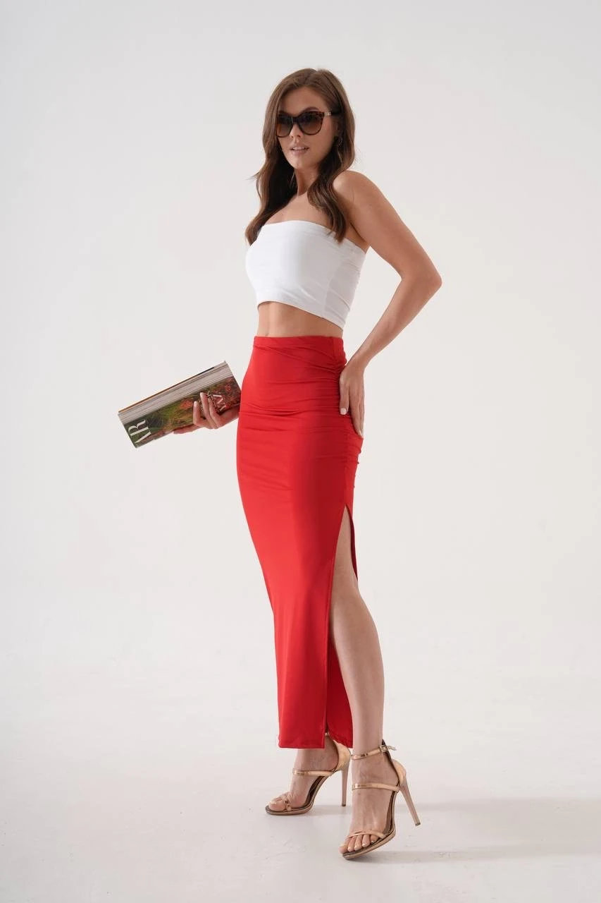 Uzun yırtmaçlı ince kumaş etek kırmızı