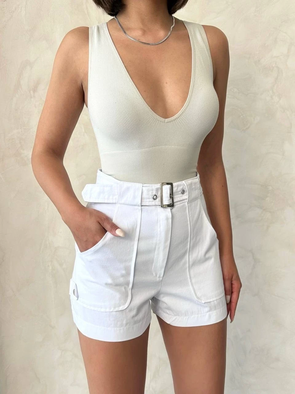 Kemer detaylı gabardin şort beyaz s25289