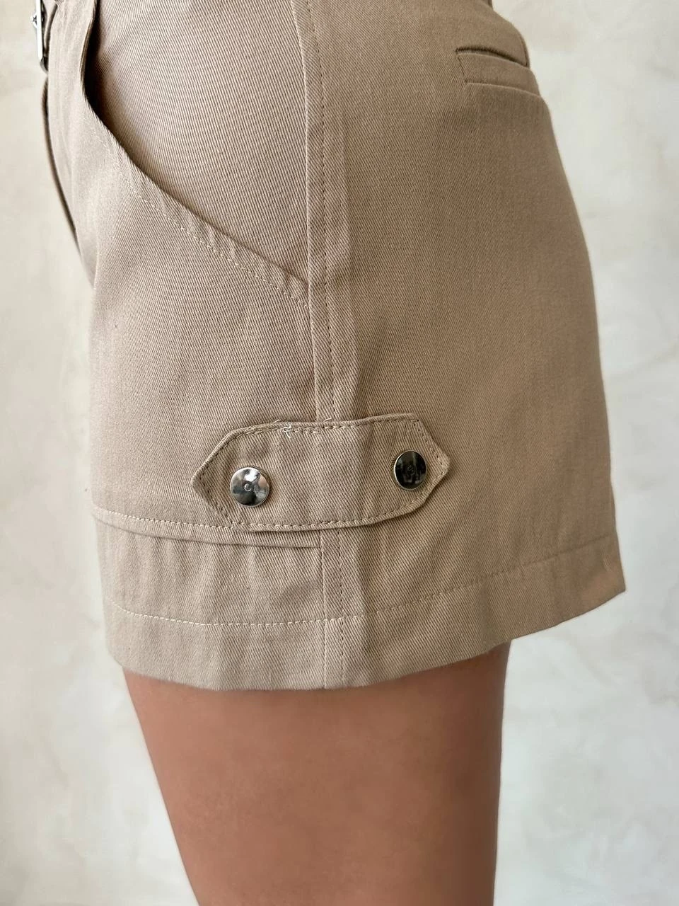 Kemer detaylı gabardin şort bej s25289