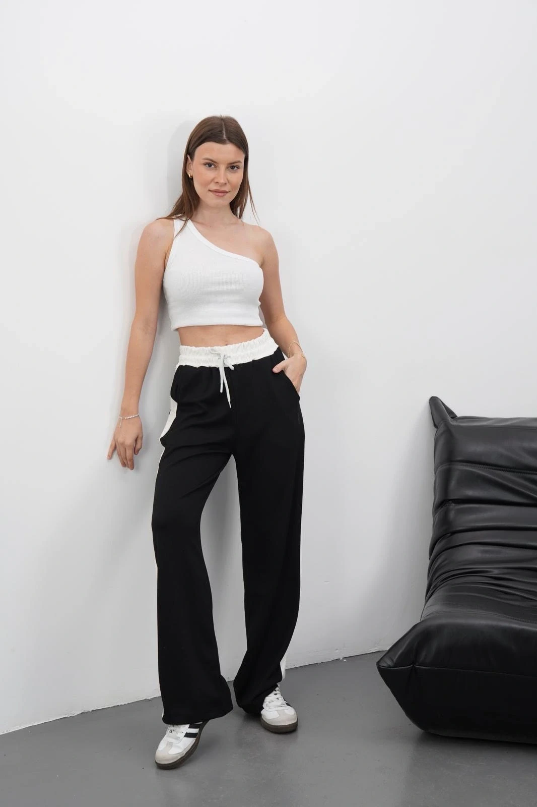 Şeritli garnili pantolon siyah