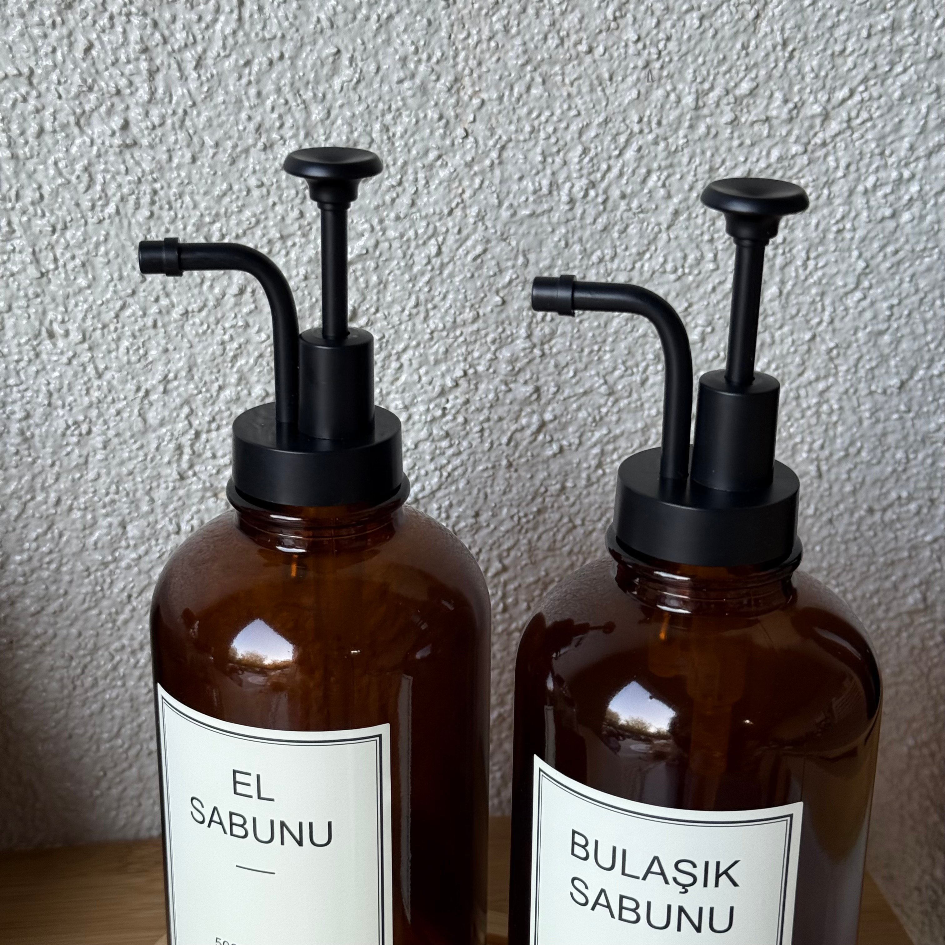 Selena Bambu Standlı İkili Cam Yuvarlak Sıvı Sabunluk Seti Amber 500 ml 