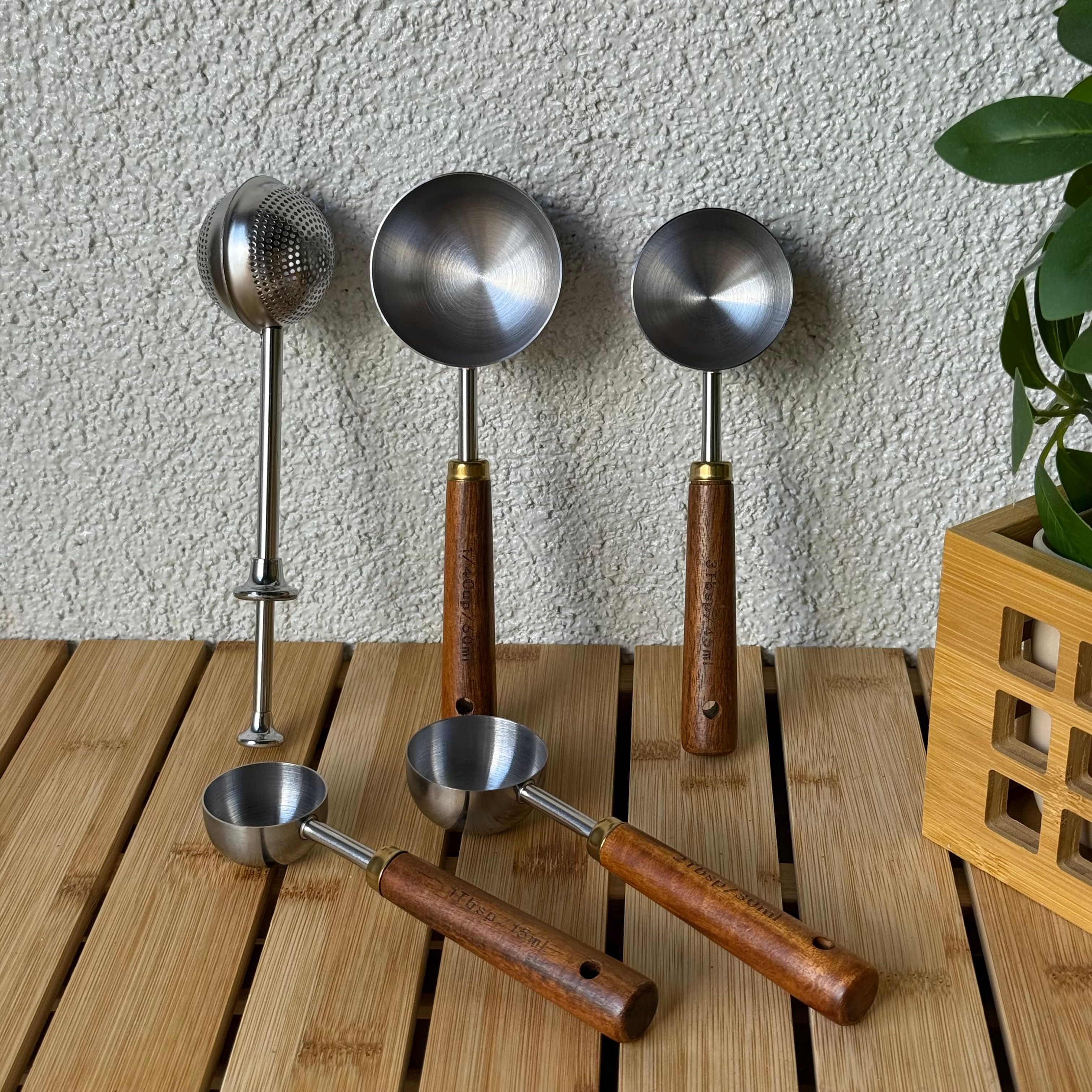 Modern Otomatik Bitki Çay Süzgeçi ve 4 Lü Ölçü Kaşık Seti 