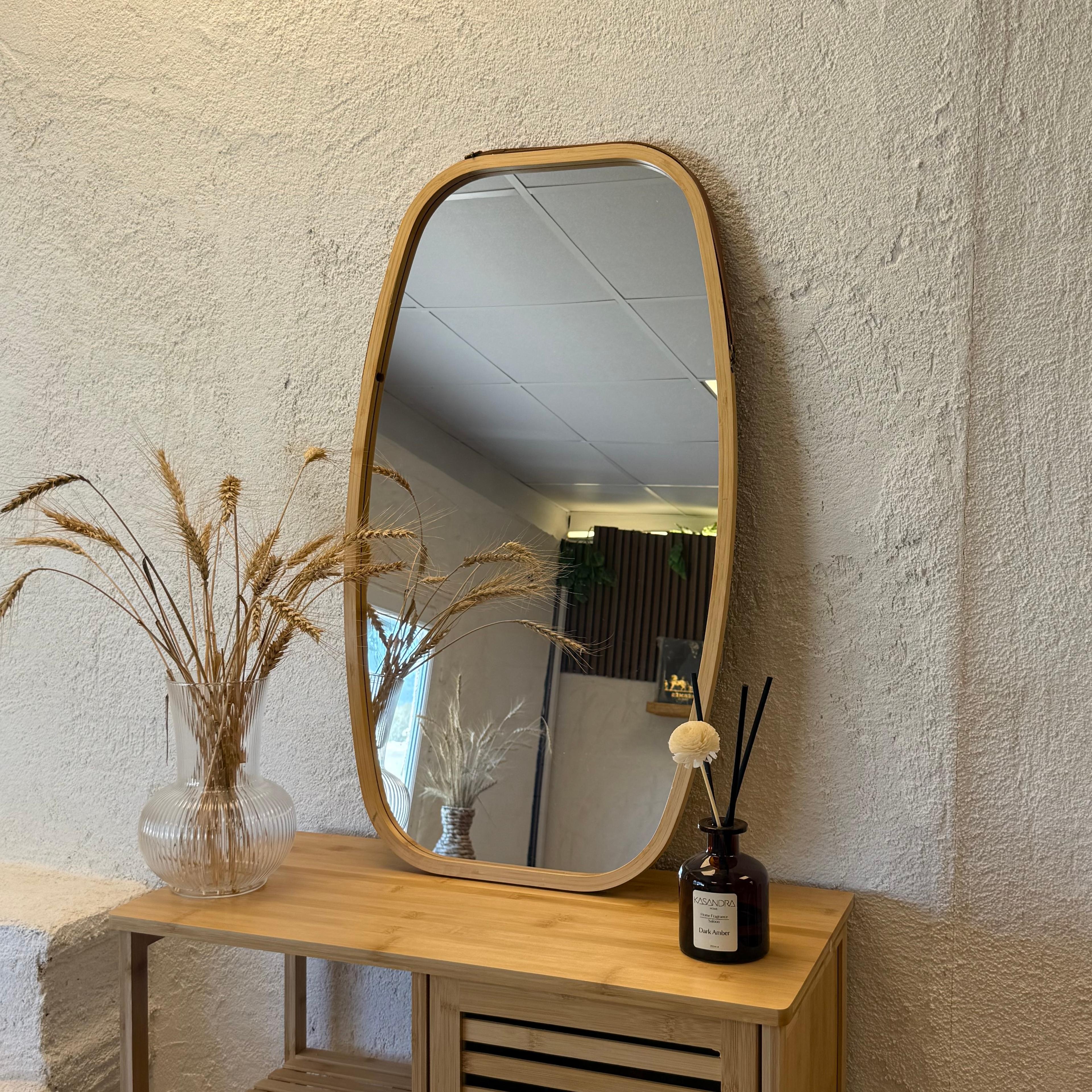Bambu Duvar Oval Ayna Deri Detaylı 77x43 cm 