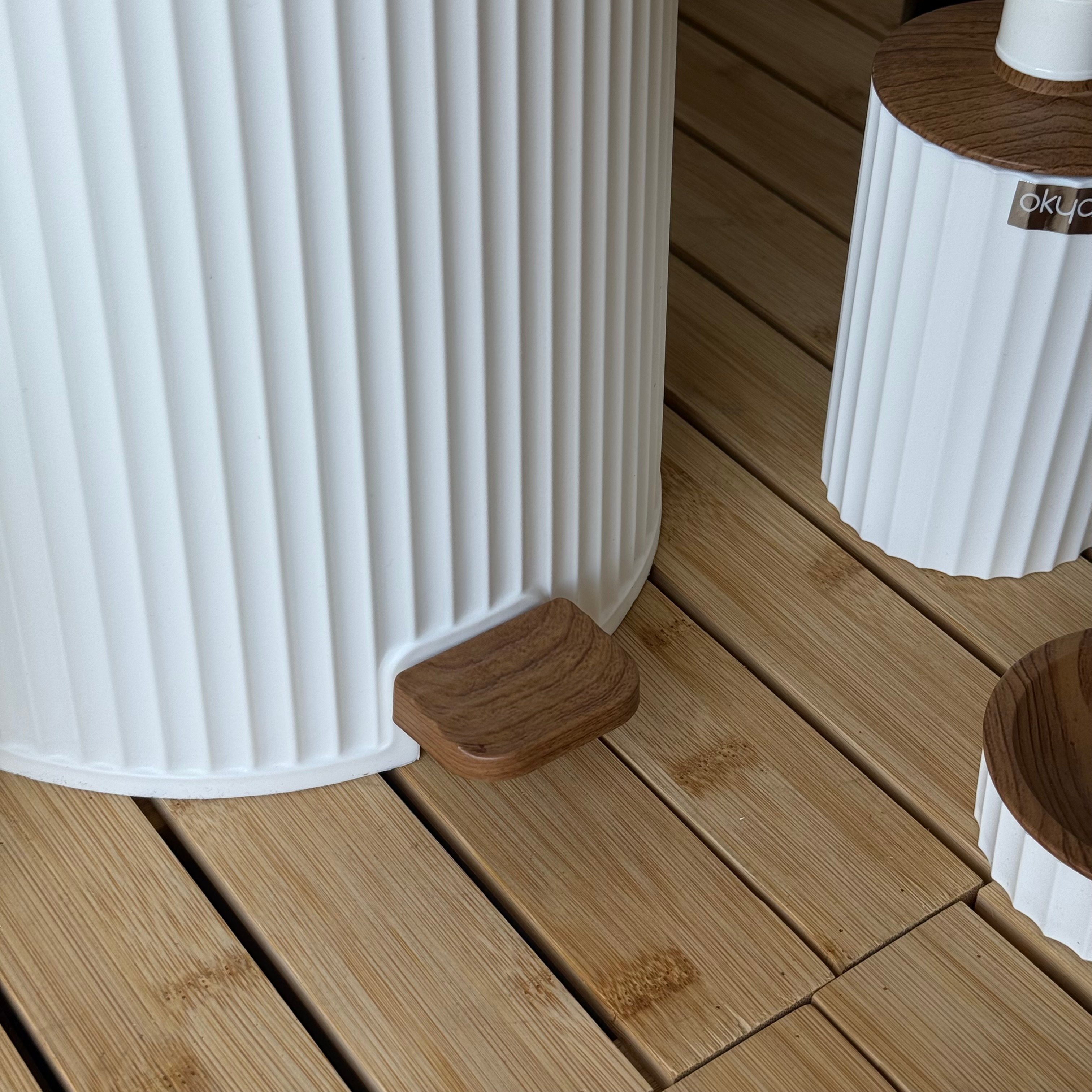 Coliseum Akrilik Banyo Seti 5 Patça Krem 