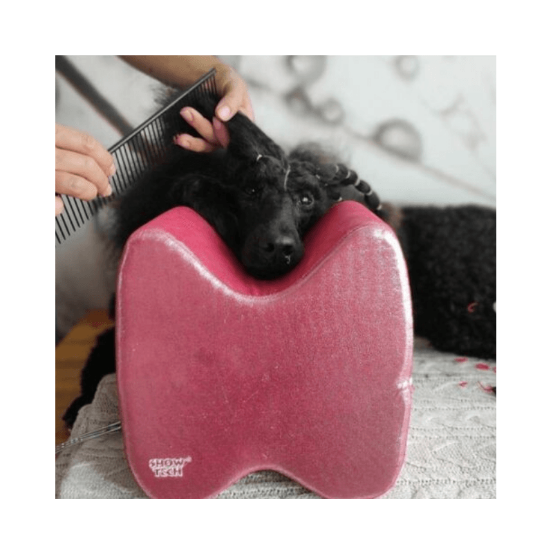 Show Tech Top Knot Gösterişli Siyah Poodle İçin Tıraş Yastığı Medium