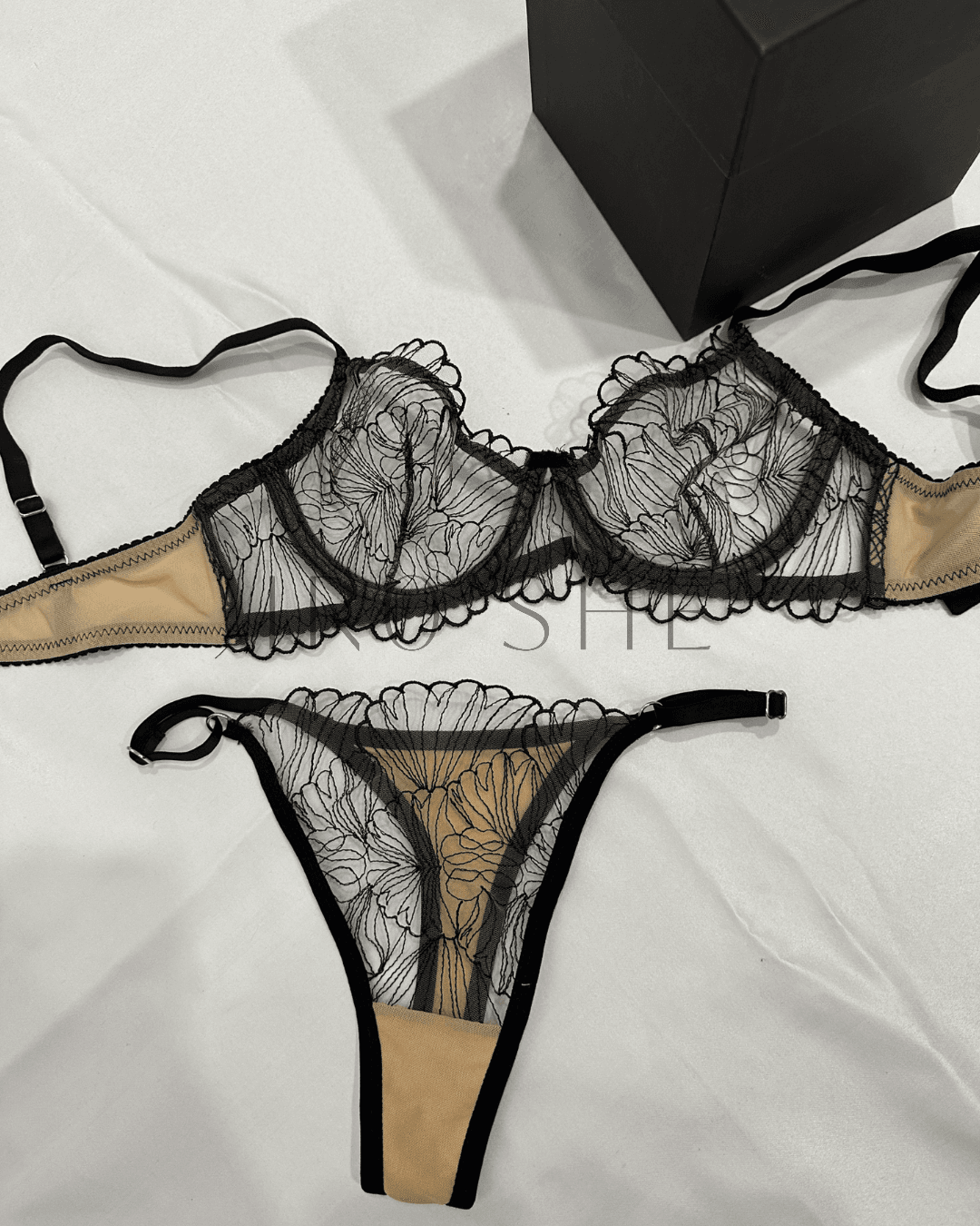 Anna Siyah Ten Tül Balenli Bralet Takımı