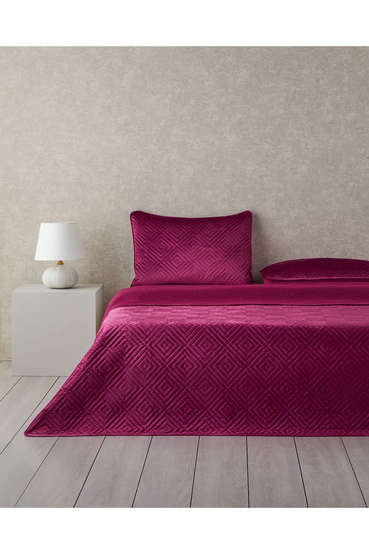 Diamant Kadife Çift Kişilik Yatak Örtüsü Takımı Fuşya
