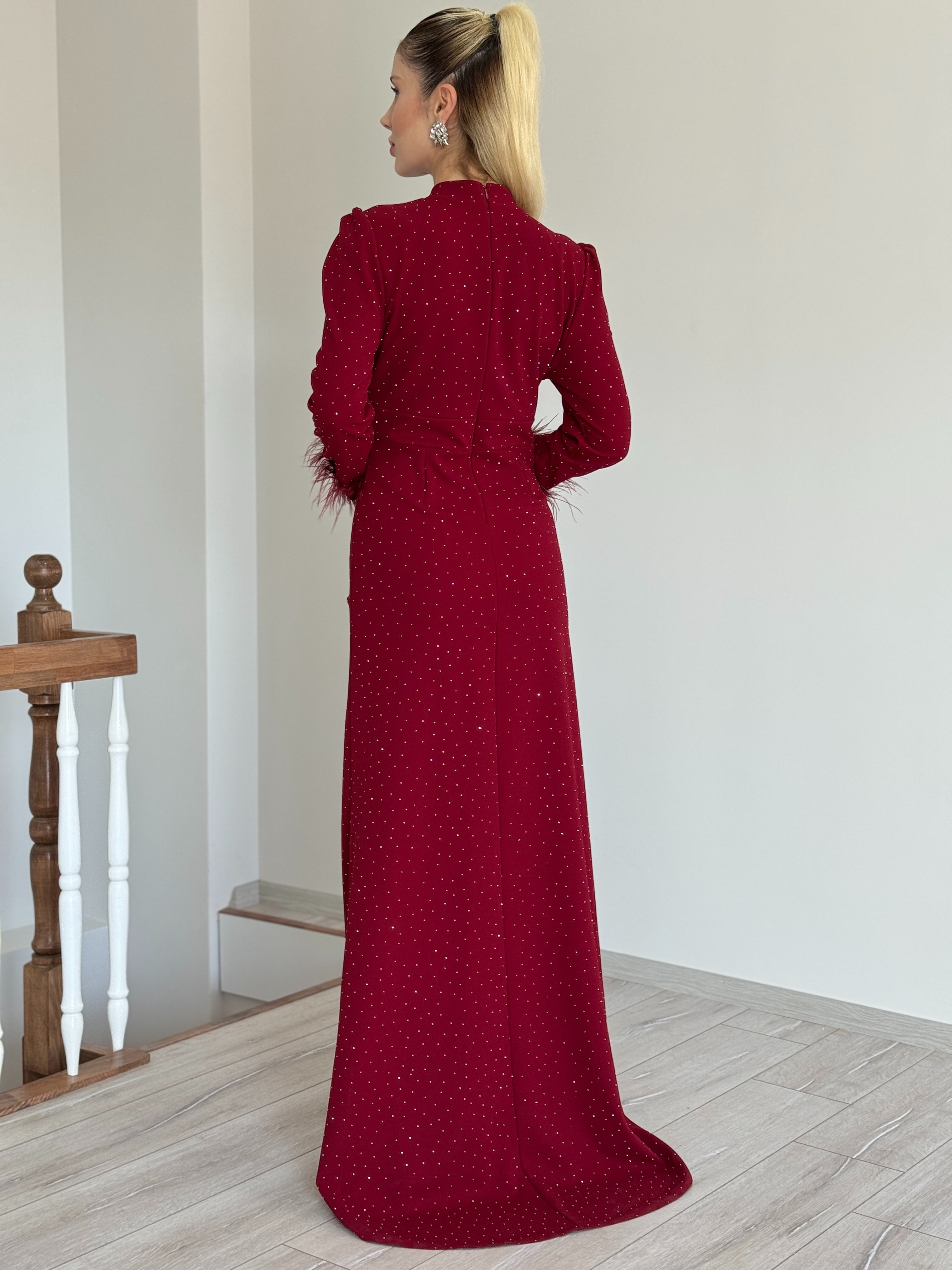 Tüy Detaylı Taşlı Abiye - Bordo