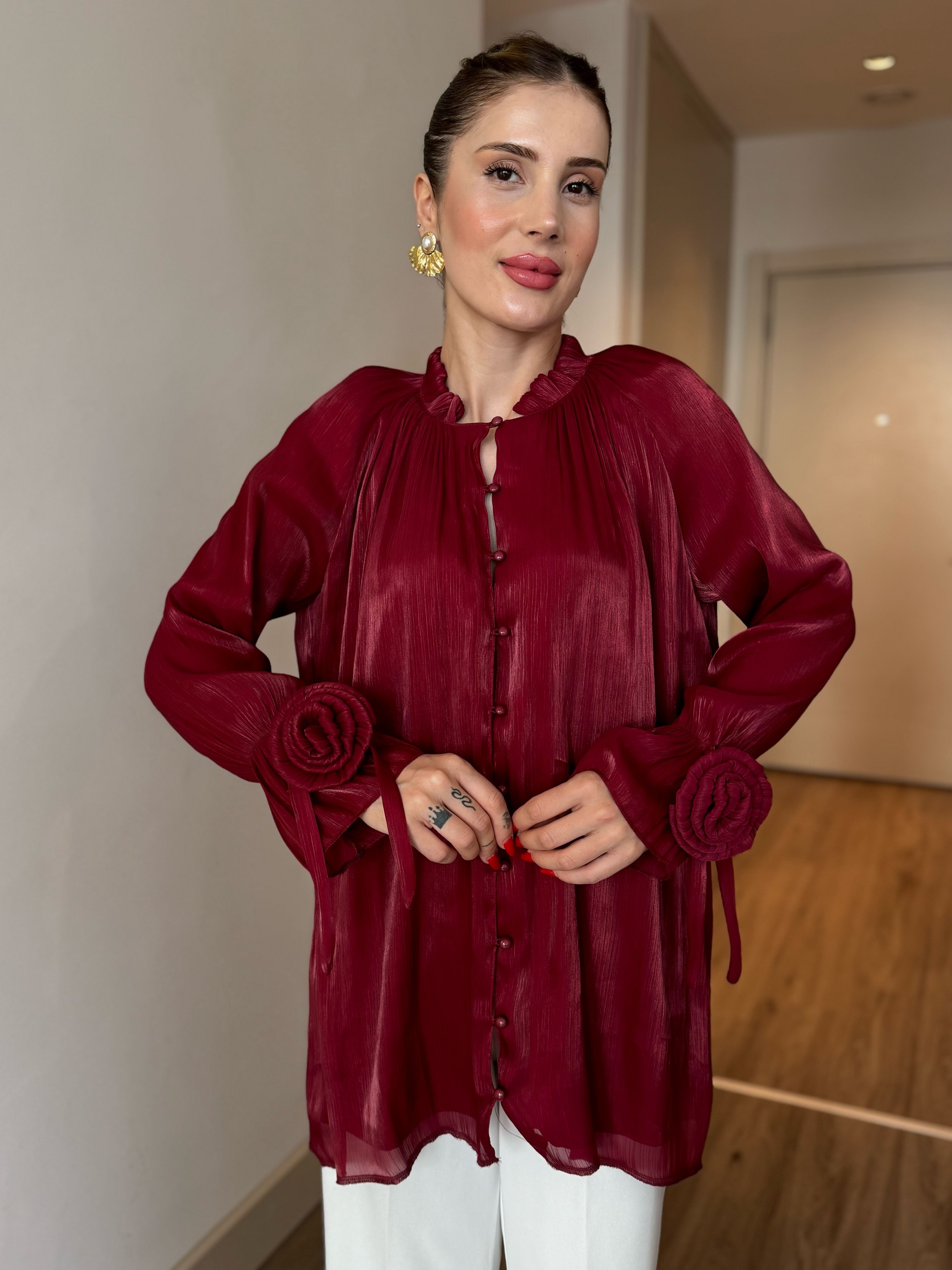 Volanlı Gül Detaylı Gömlek - Bordo