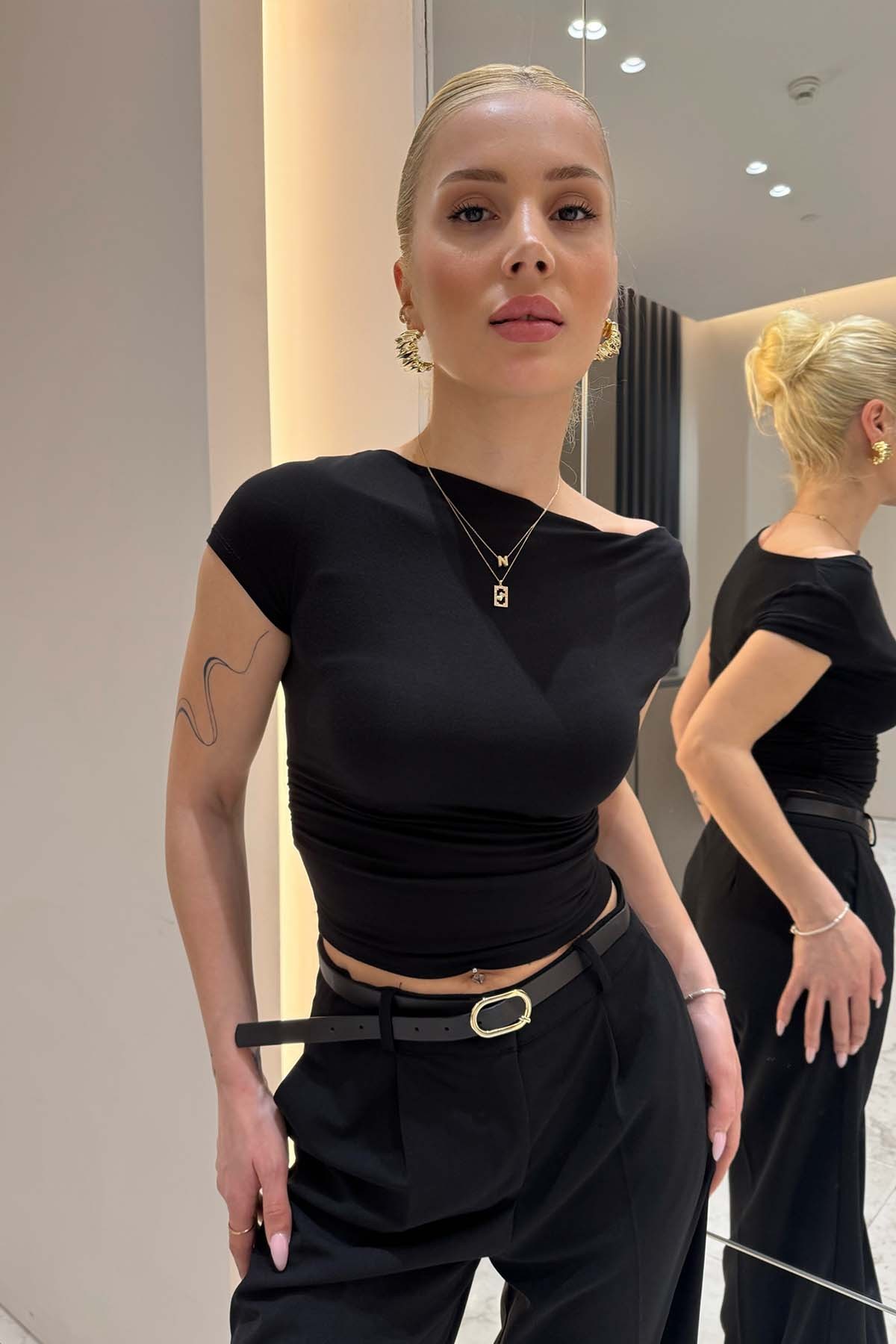 Kayık Yaka Büzgülü Crop