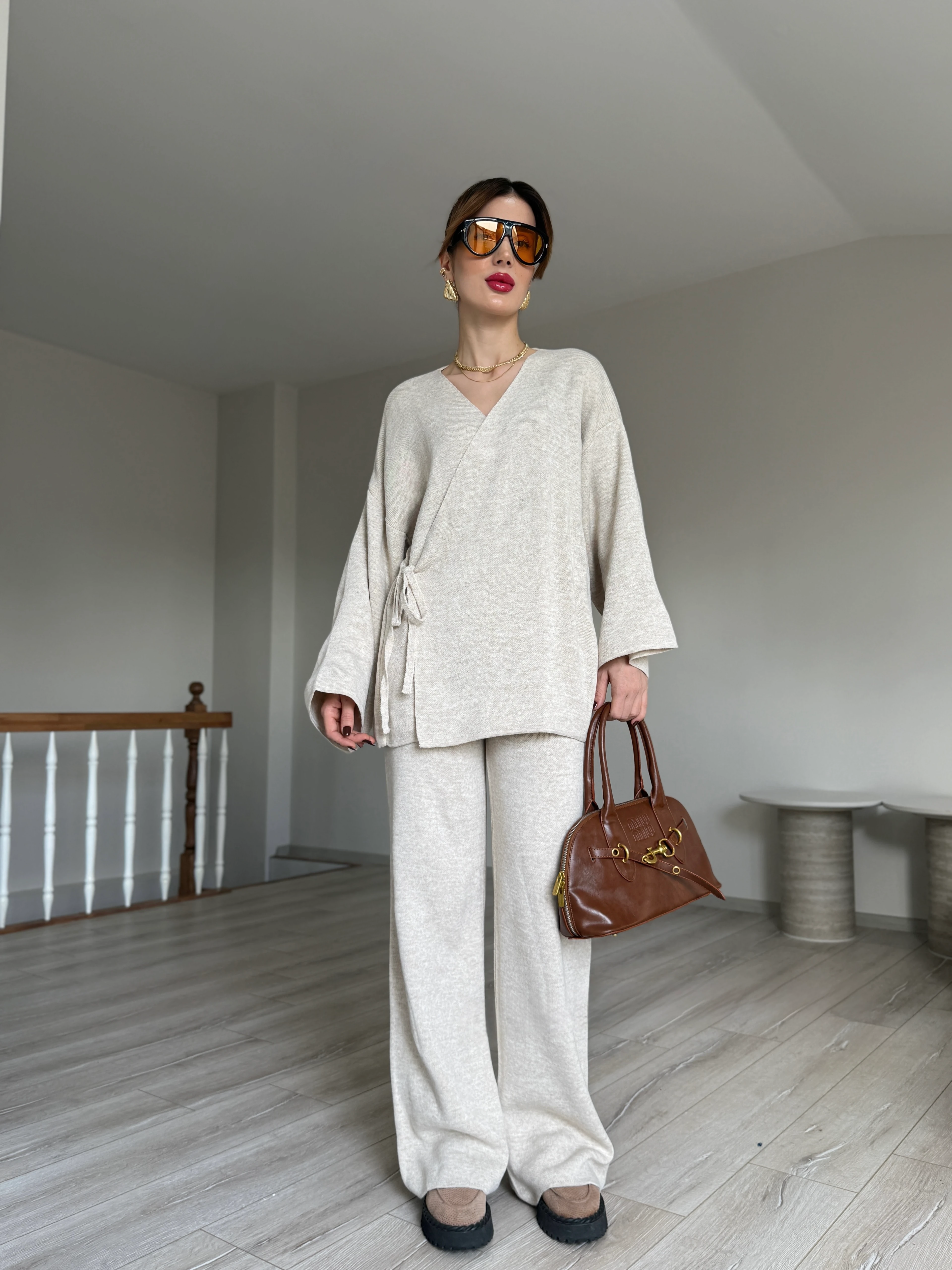 Yandan Bağlamalı Triko Takım - Bej