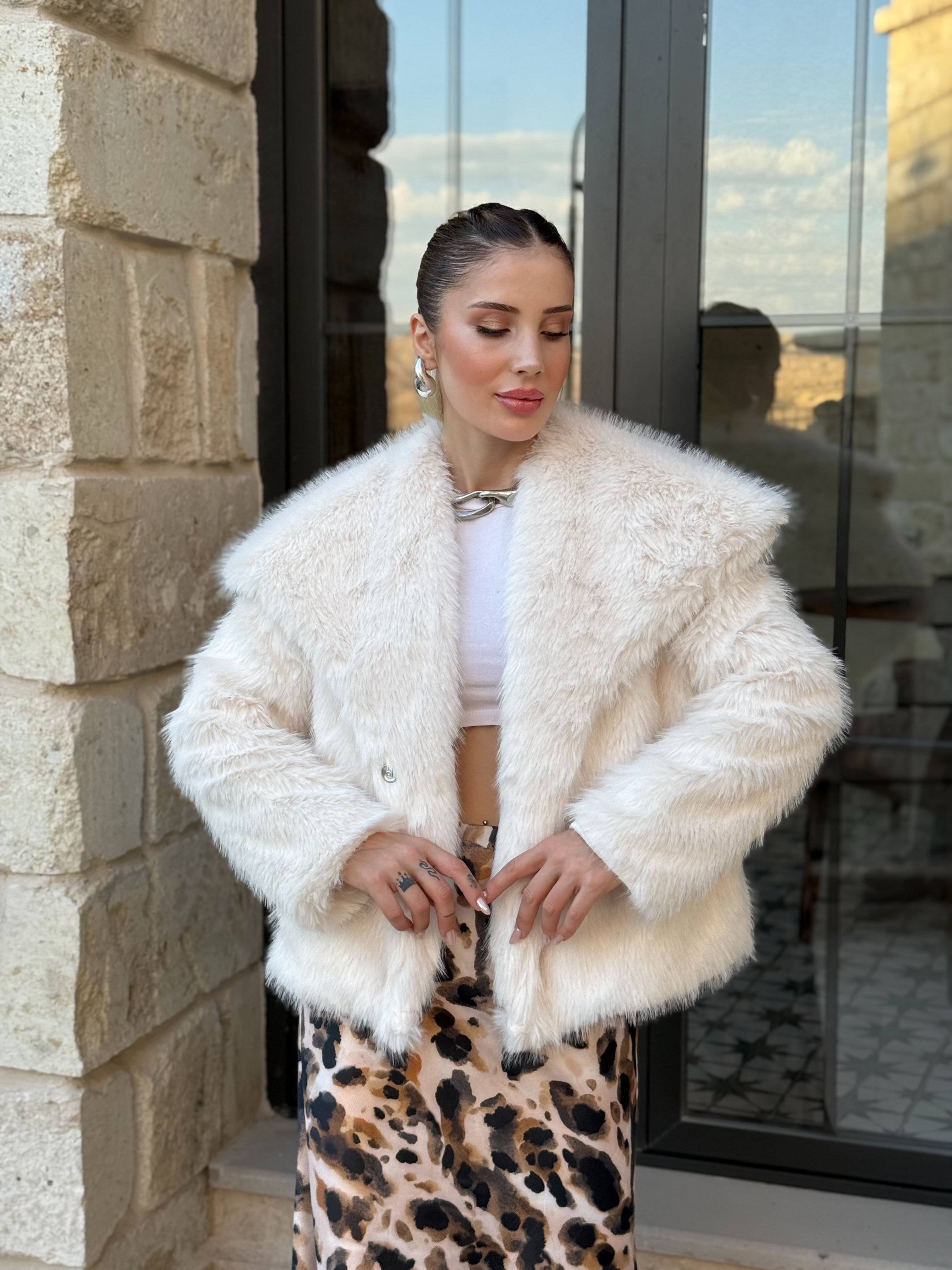 Yakalı Kürk - Beyaz
