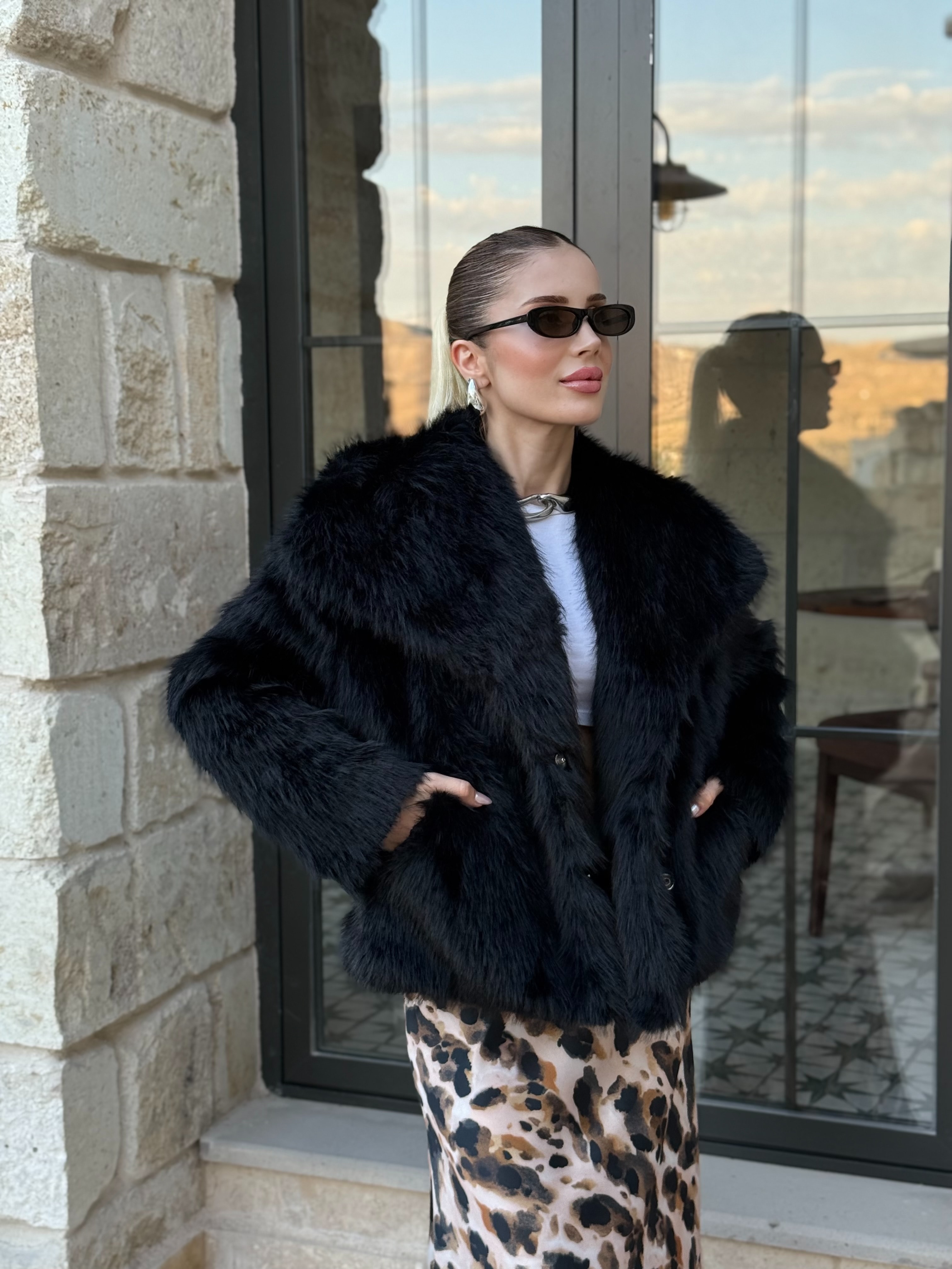 Yakalı Kürk - Siyah