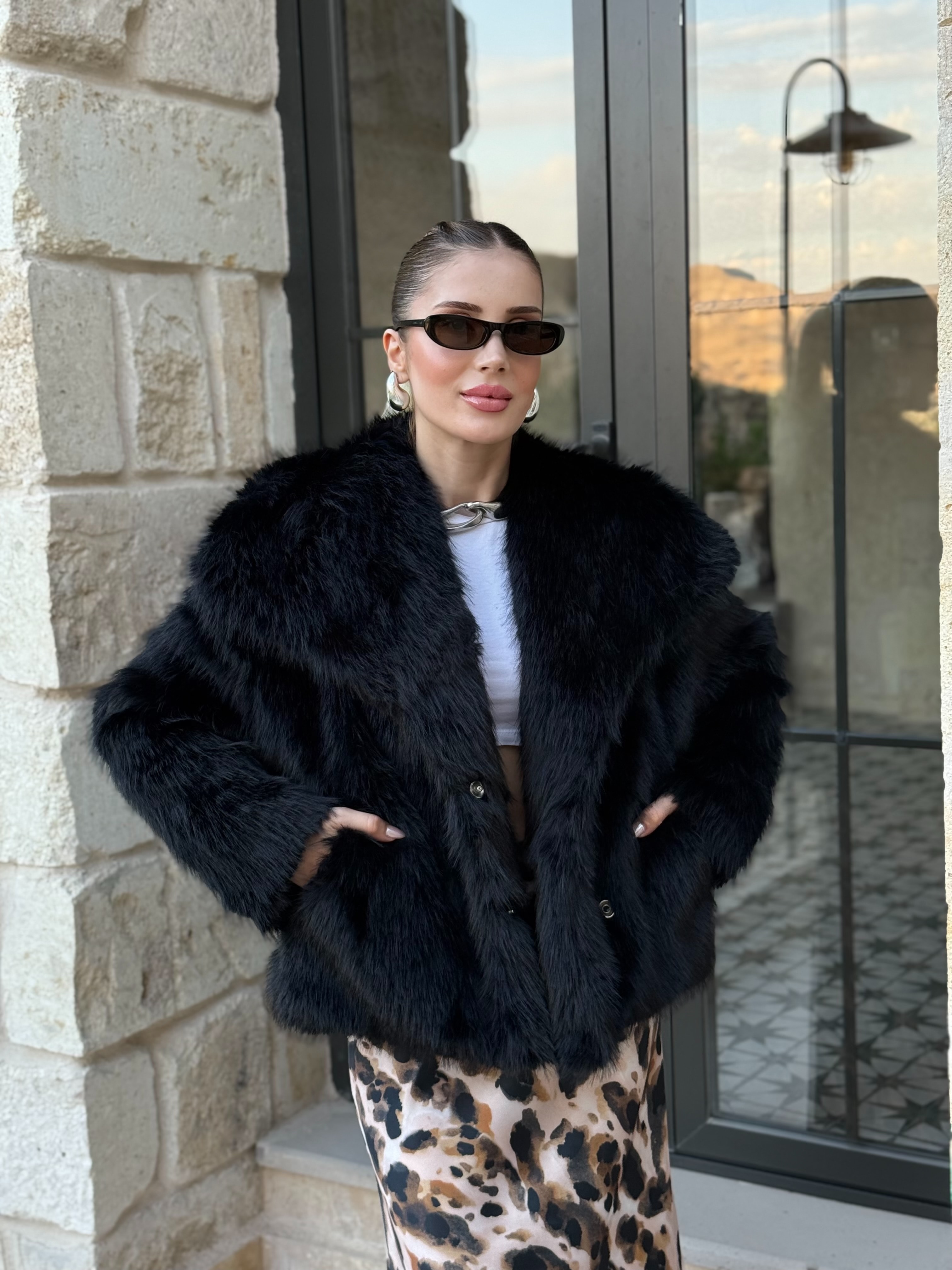 Yakalı Kürk - Siyah