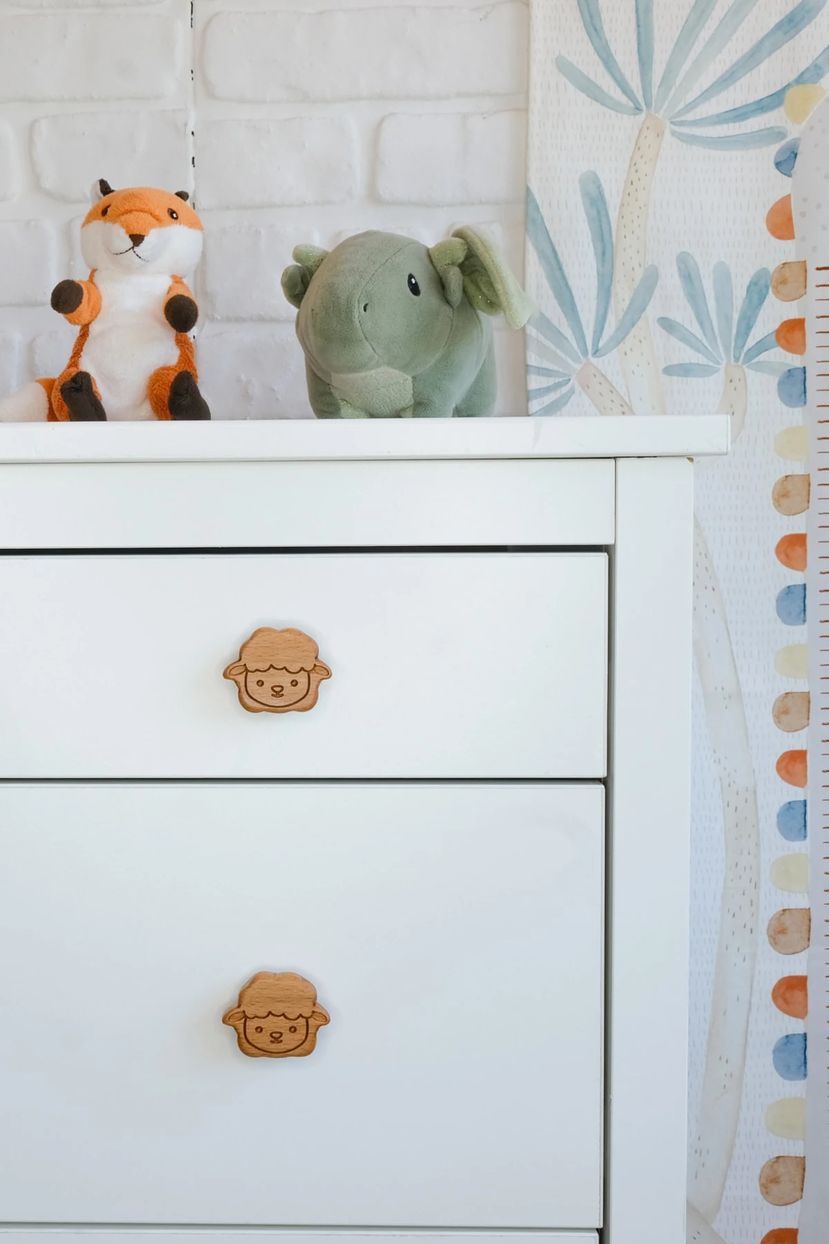 Ay Desenli (1 ADET) Bebek Çocuk Odası Ahşap Mobilya Dolap Çekmece Kulpu - kuzu