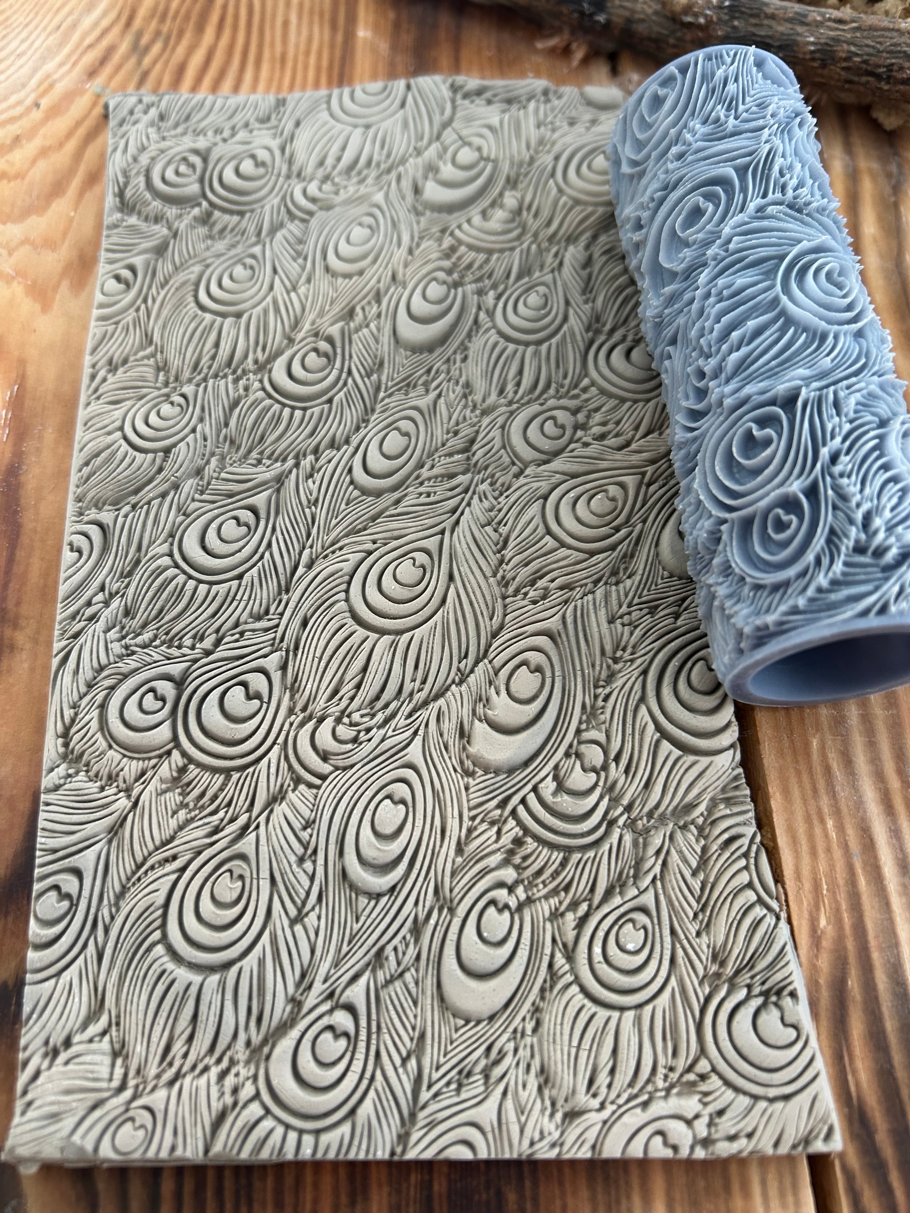 Peacock Feather Texture Roller – 10 cm Embossing Tool for Polymer Clay, Air Dry Clay And Soap