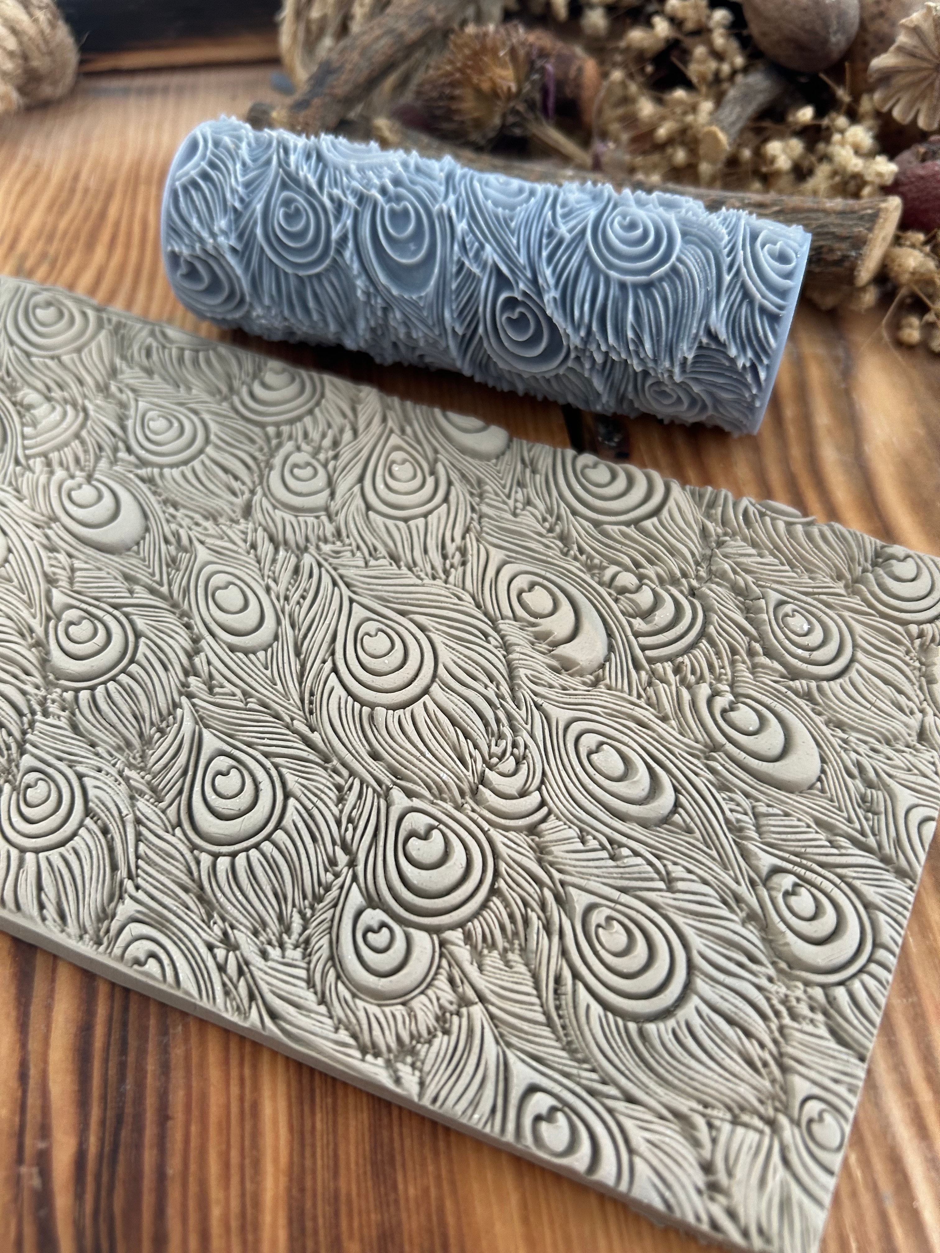 Peacock Feather Texture Roller – 10 cm Embossing Tool for Polymer Clay, Air Dry Clay And Soap