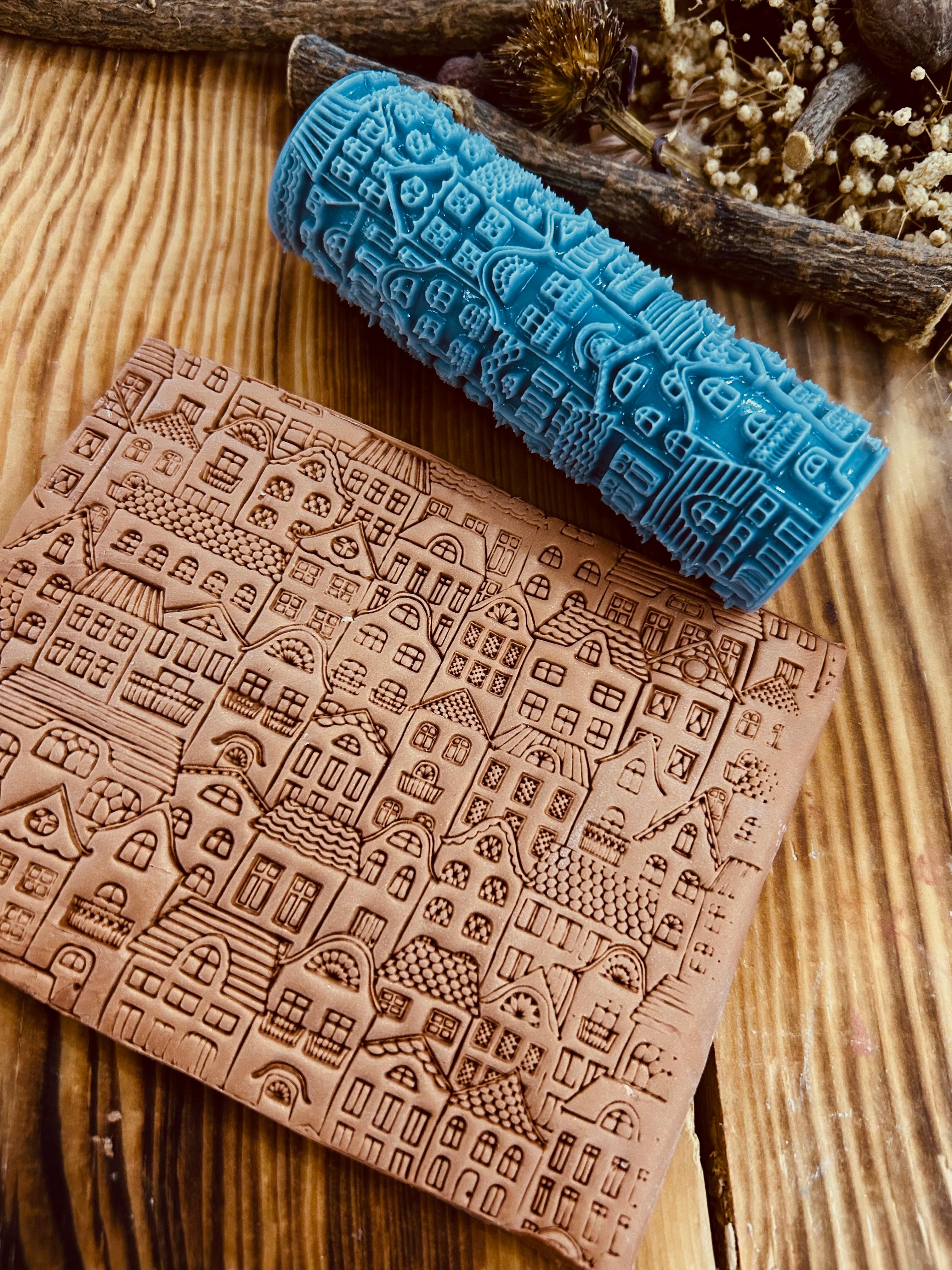 Cityscape & Houses Pattern Texture Roller – 10cm Embossing Roller for Polymer Clay, Air Dry Clay, Soap, Metal Clay, DIY Crafts