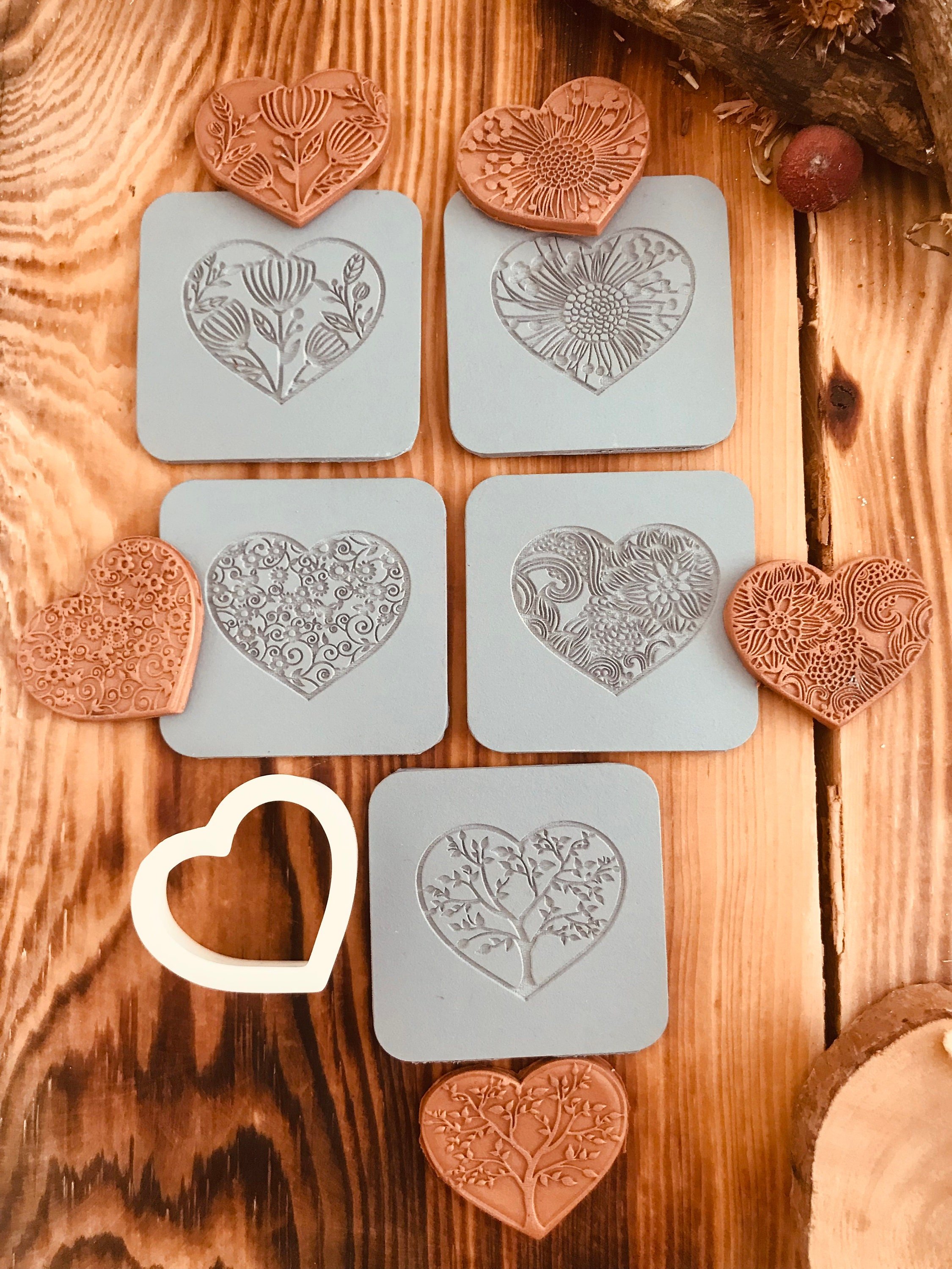 ❤️ 5 Heart Patterned Rubber Texture Mats + Bonus Heart Cutter – Perfect for Polymer Clay & More! ❤️