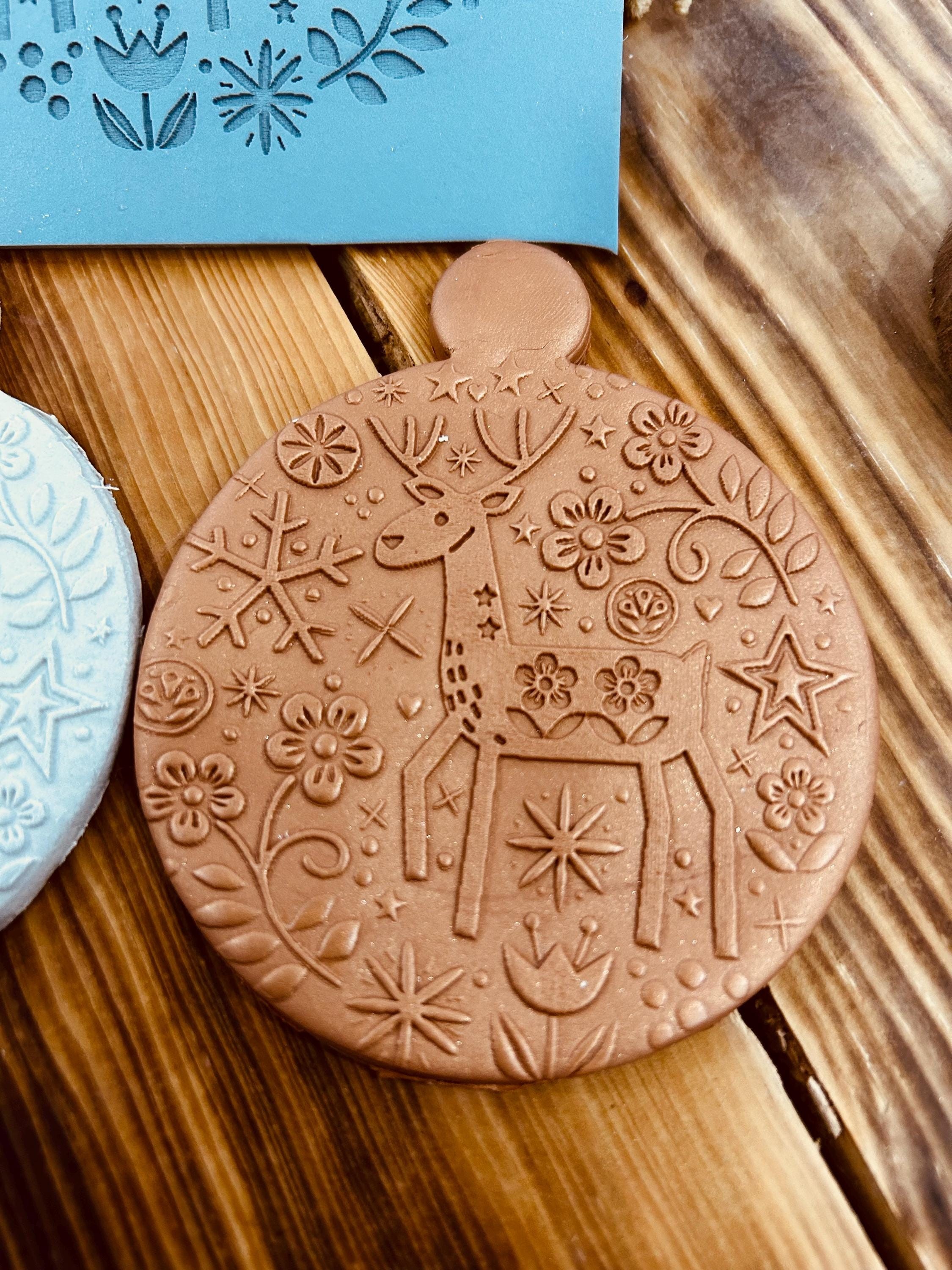 Deer with Flowers Rubber Texture Mat – 10x10 cm Nordic Style Stamp for Polymer Clay, Air Dry Clay + Free Gift Cutter