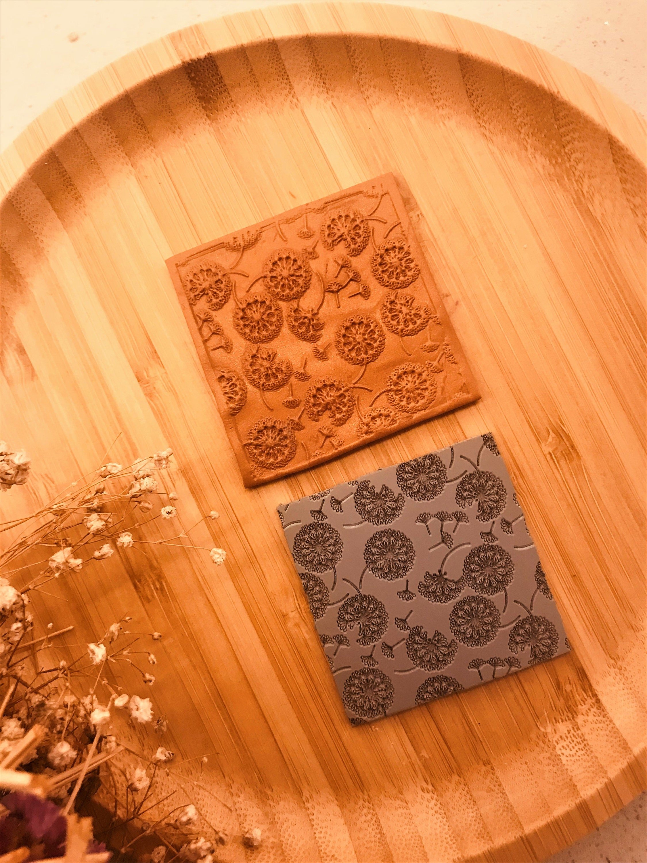Dandelion Rubber Texture Mat – 7x7 cm Polymer Clay Texture Tool for Earrings, Jewelry Making & Hand Rolling