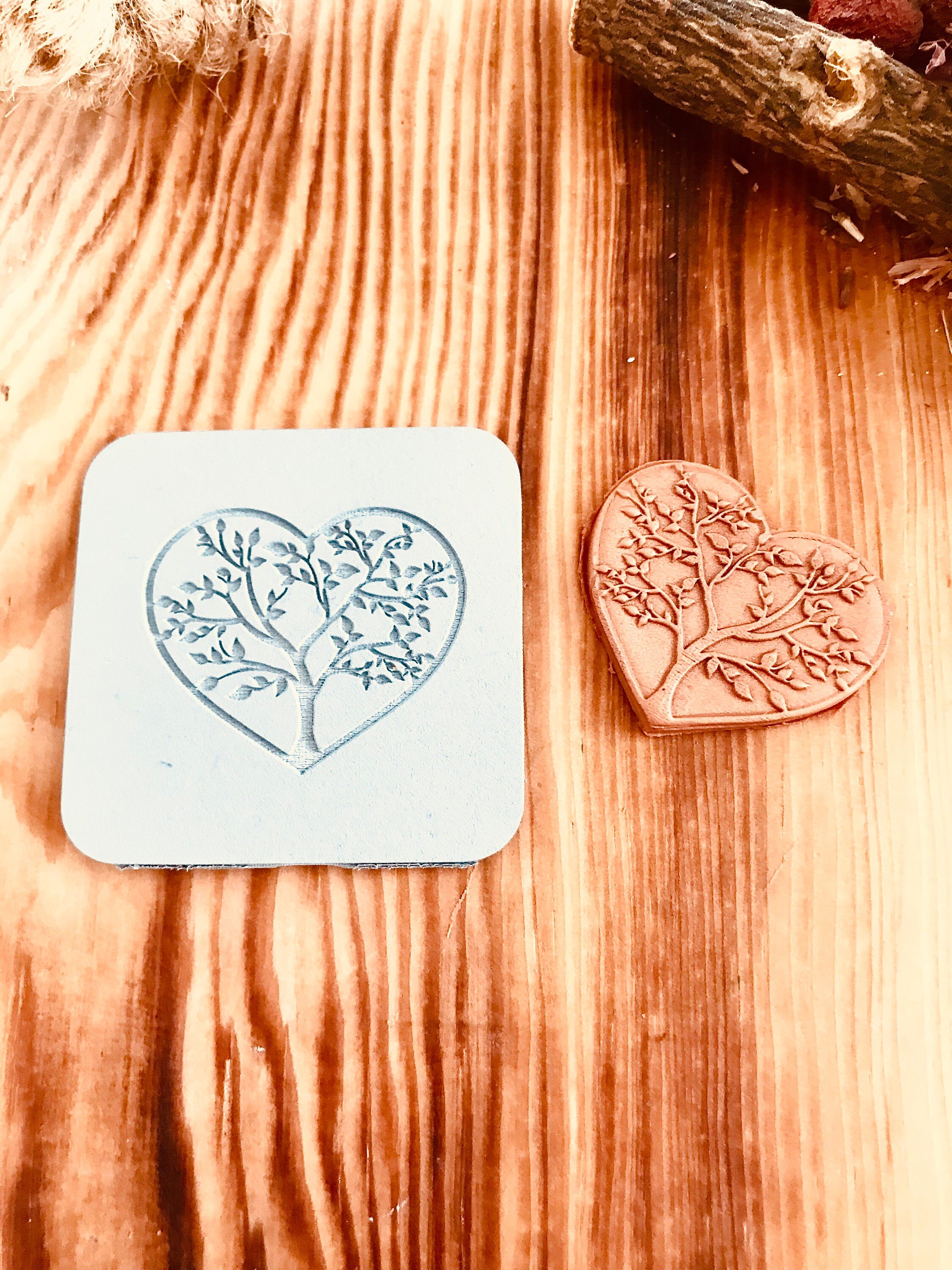 ❤️ 5 Heart Patterned Rubber Texture Mats + Bonus Heart Cutter – Perfect for Polymer Clay & More! ❤️