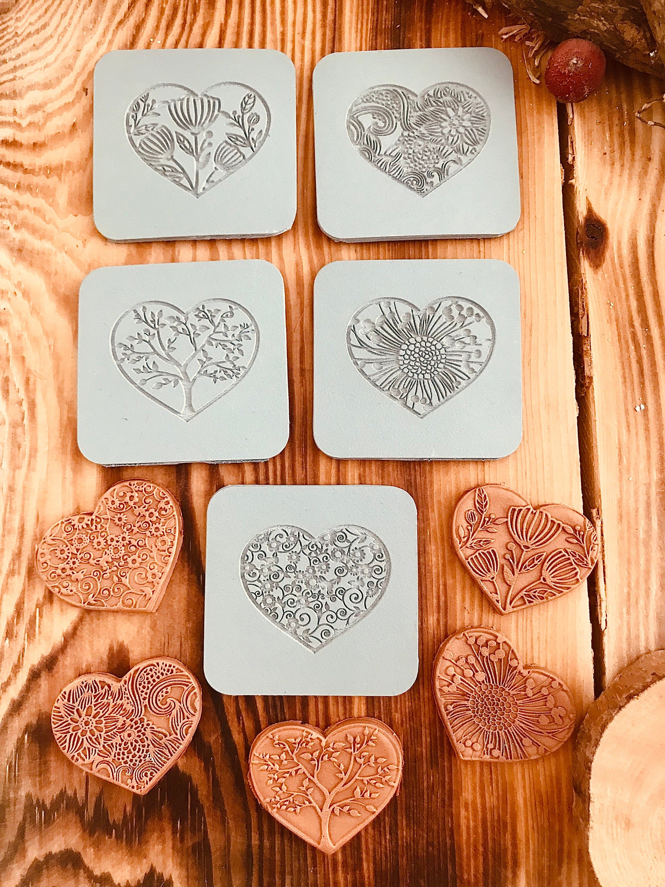 ❤️ 5 Heart Patterned Rubber Texture Mats + Bonus Heart Cutter – Perfect for Polymer Clay & More! ❤️