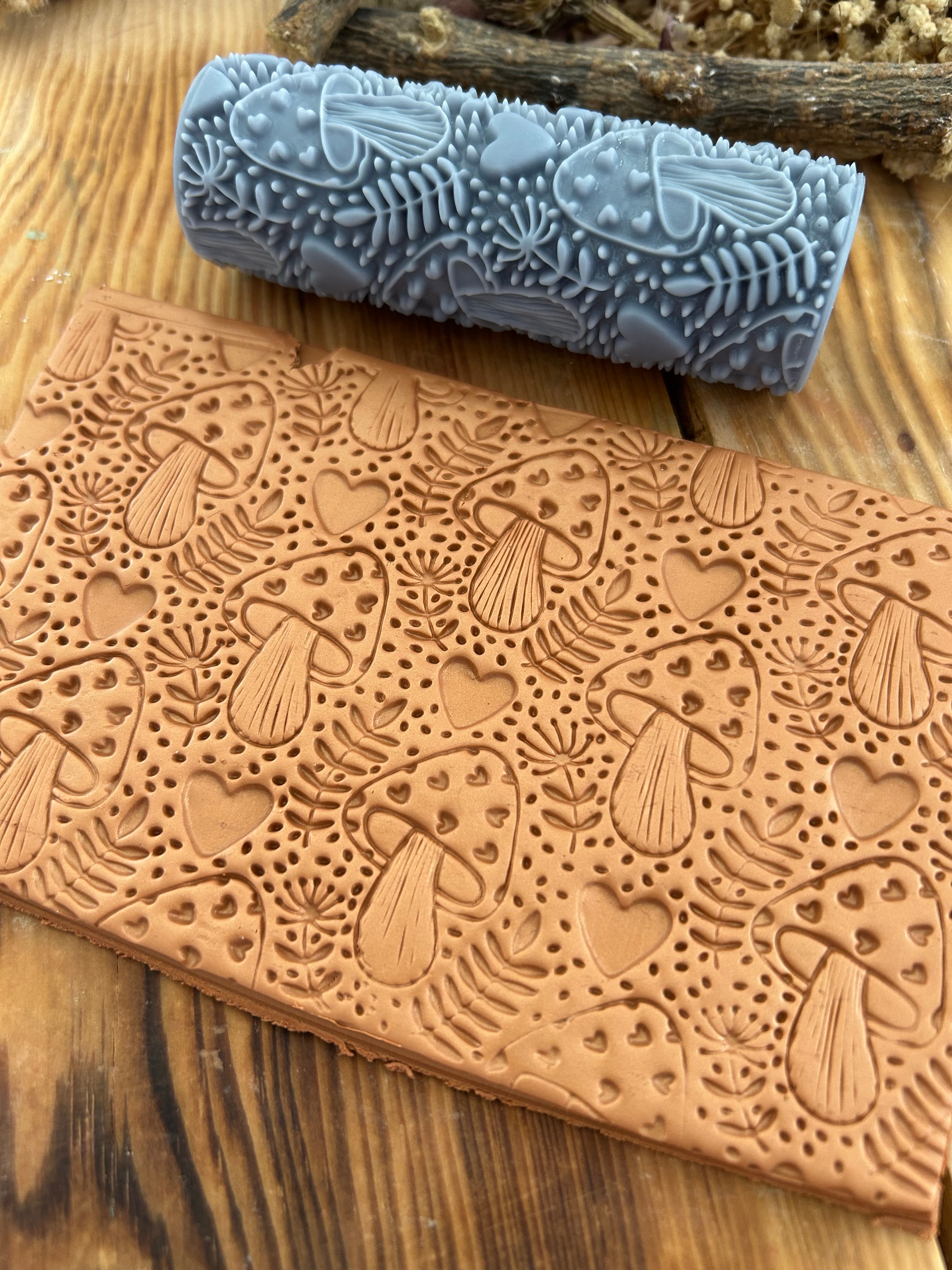 Mushroom Heart Pattern Texture Roller – 10cm Embossing Roller for Polymer Clay, Air Dry Clay, Soap, Metal Clay & DIY Crafts