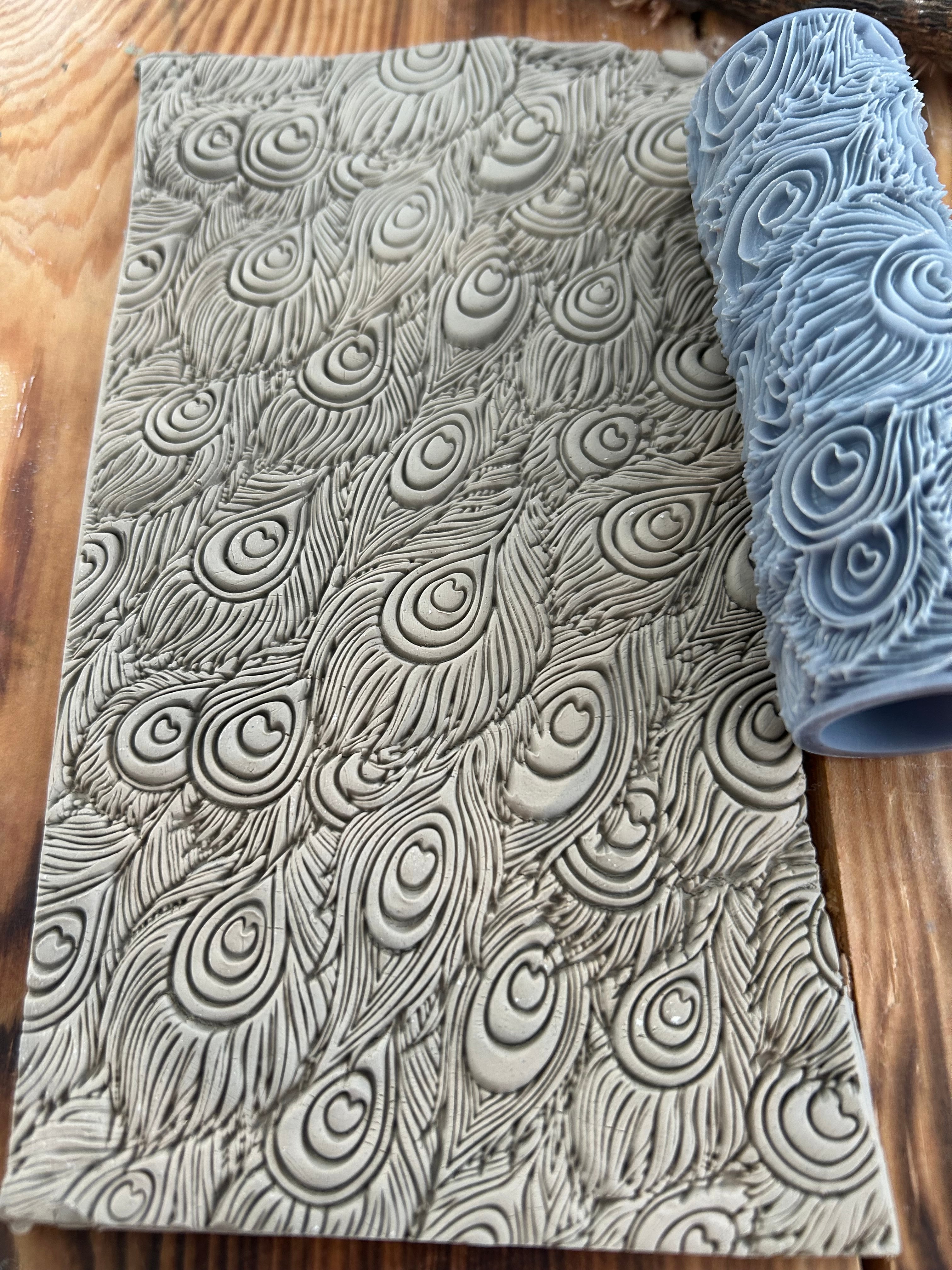 Peacock Feather Texture Roller – 10 cm Embossing Tool for Polymer Clay, Air Dry Clay And Soap