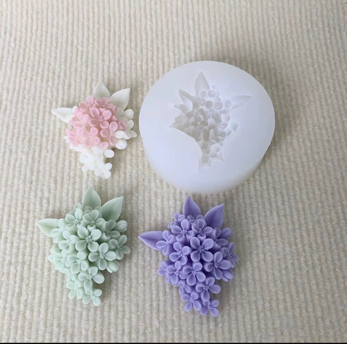 Leylak Çiçeği Silikon Kalıp – Mum, Sabun, Alçı İçin Detaylı Çiçek Modeli