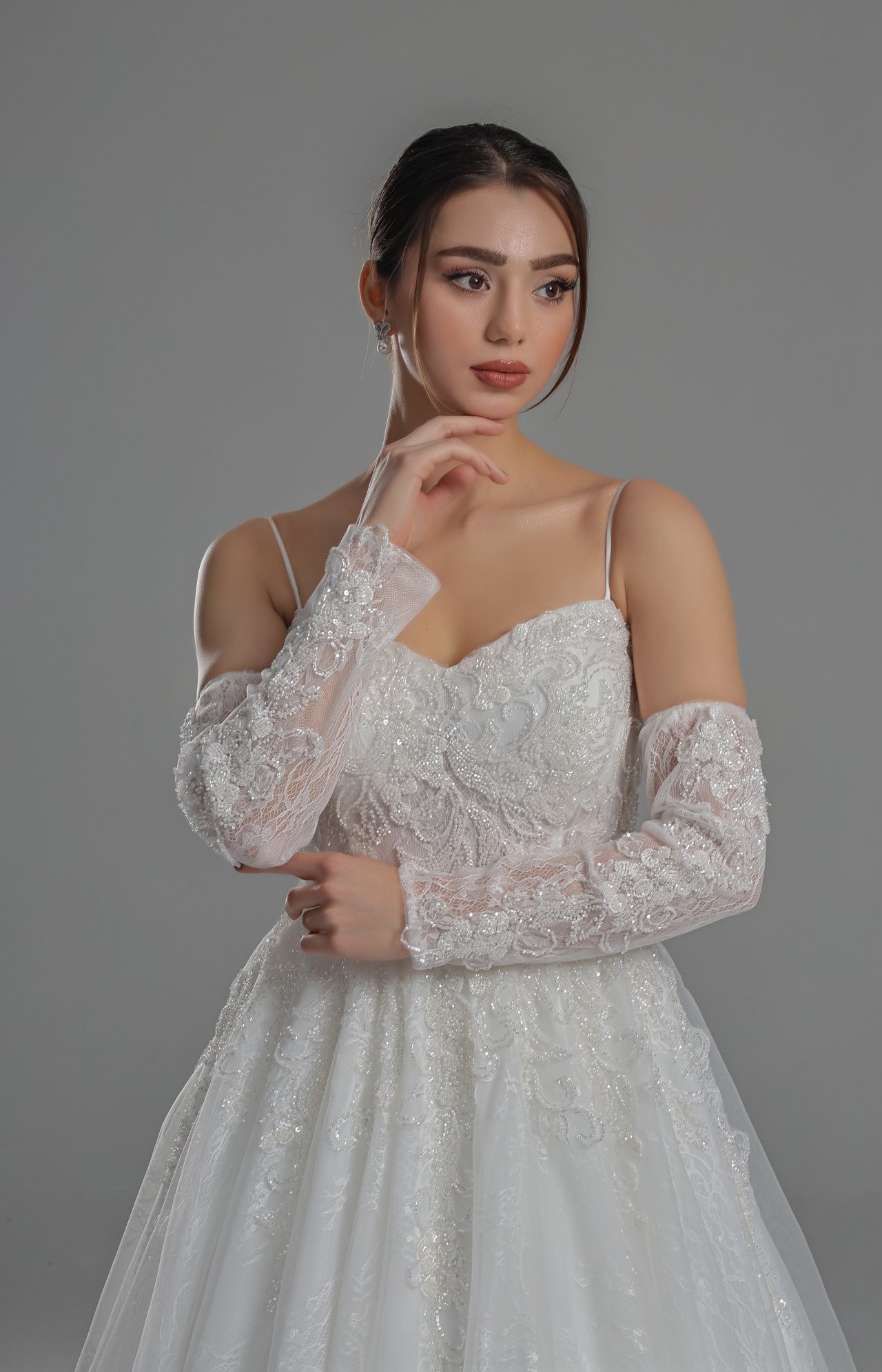 Zeta Askılı İşlemeli A Kesim Model Gelinlik 