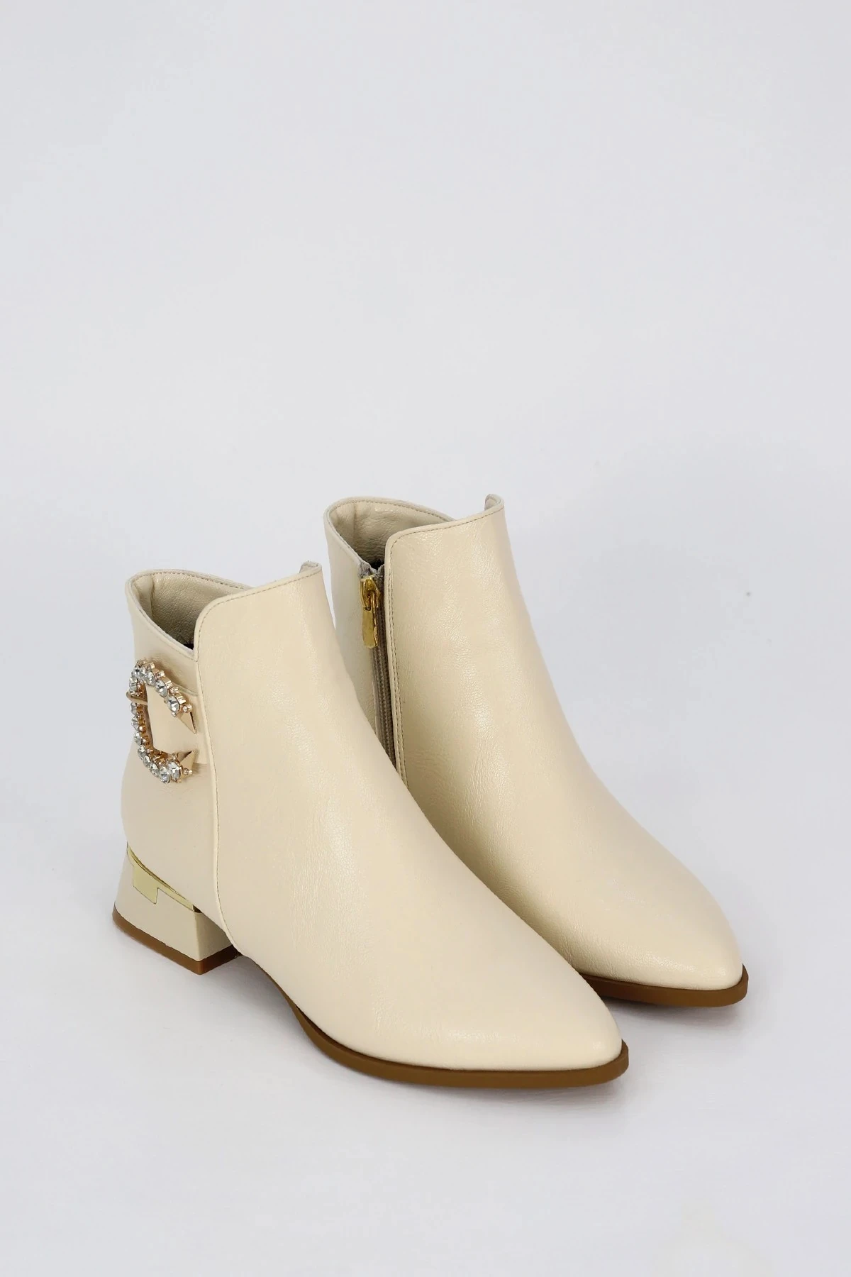 EGD 107 Gold Metal Taş Toka Detaylı Alçak Tabanlı Yarım Bot - BEJ