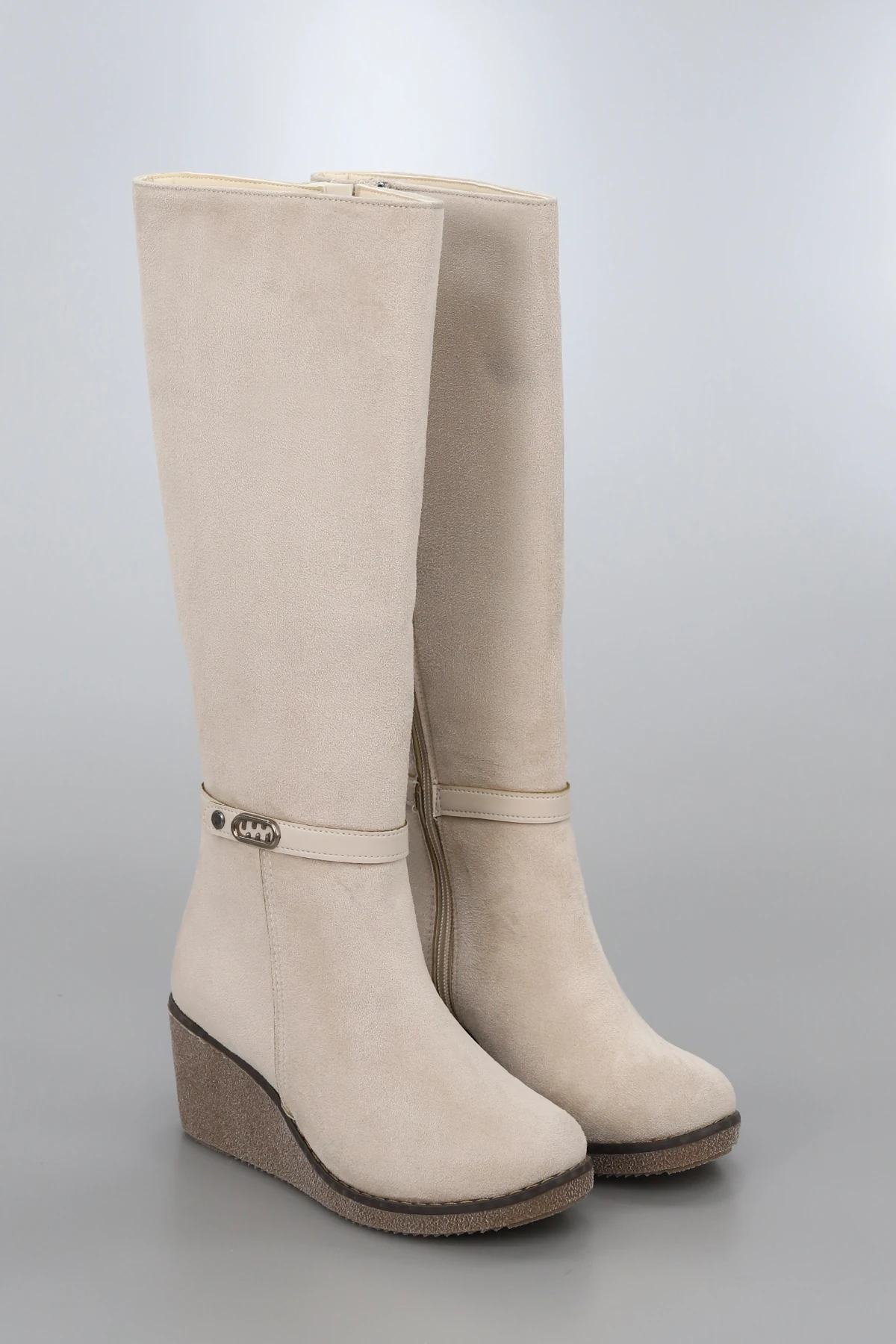 BTDL100 Dolgu Tabanlı Toka Detaylı Diz Altı Çizme - BEJ SÜET