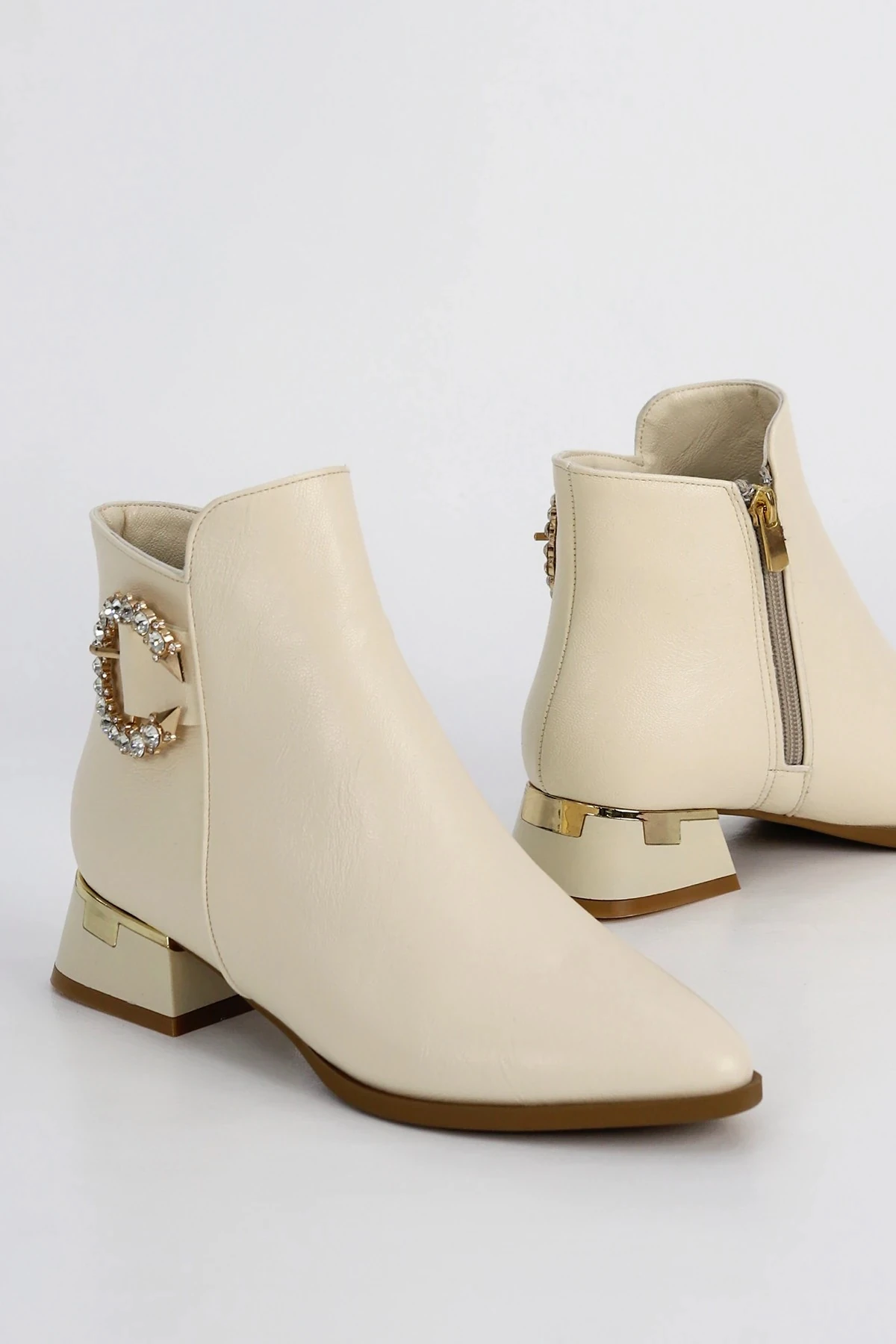 EGD 107 Gold Metal Taş Toka Detaylı Alçak Tabanlı Yarım Bot