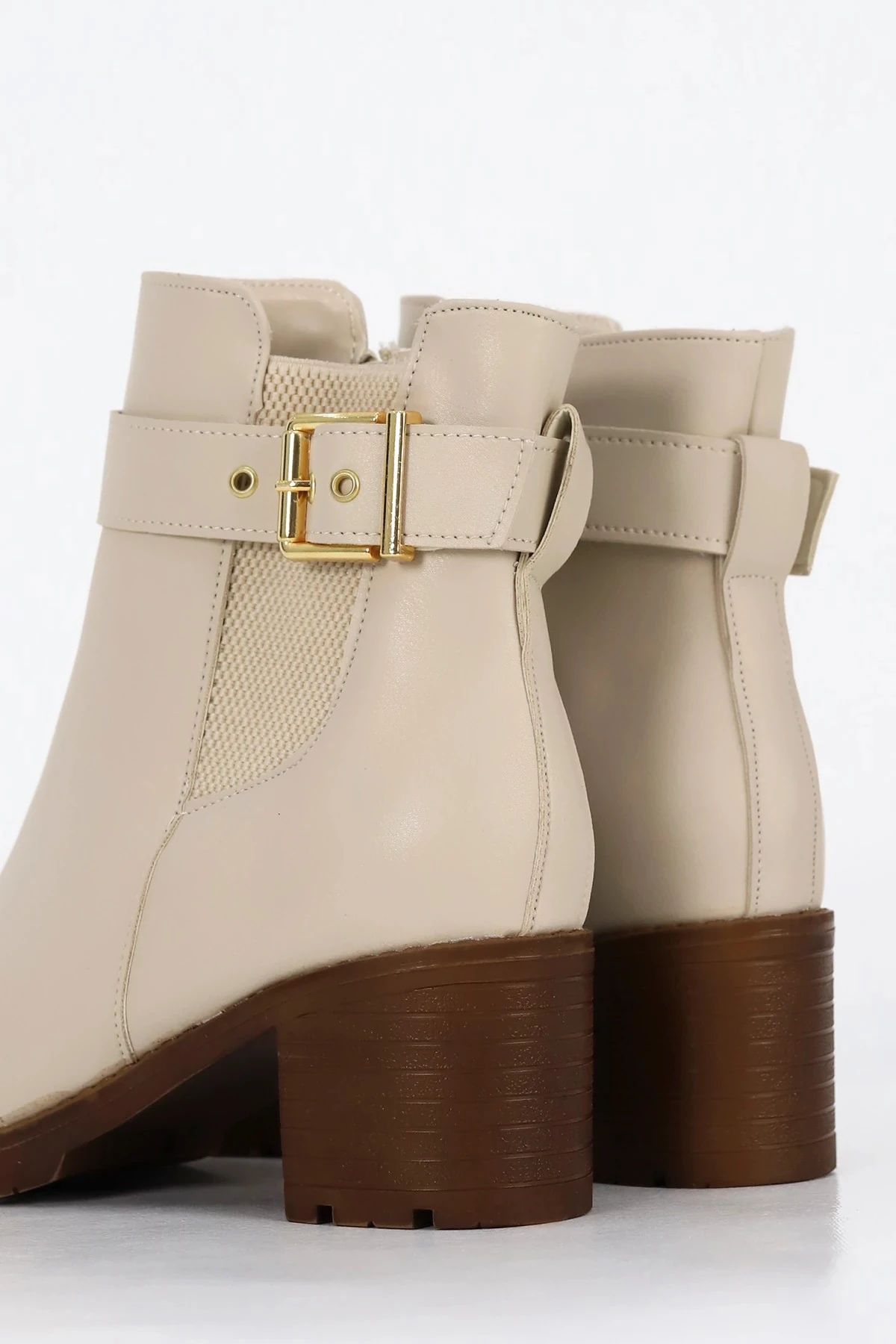 BLN 770 Kemer Toka Detaylı Orta Topuklu Yarım Bot