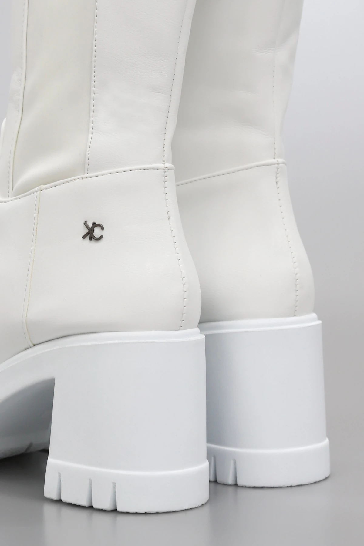 BT900 Arkası Streç Kumaş Diz Altı Çizme