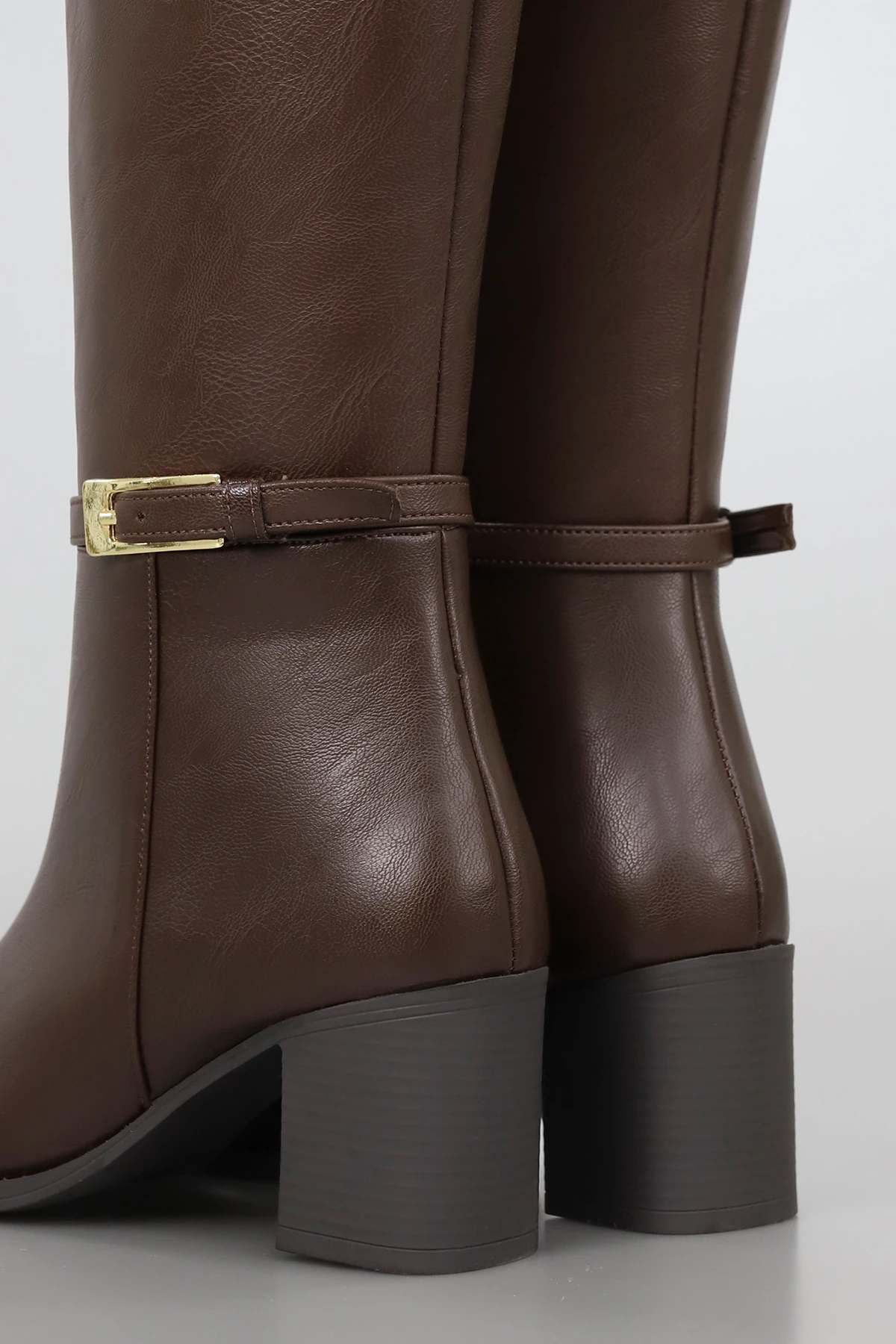 BTZ 05 Kemer Detay Fermuarlı Çizme