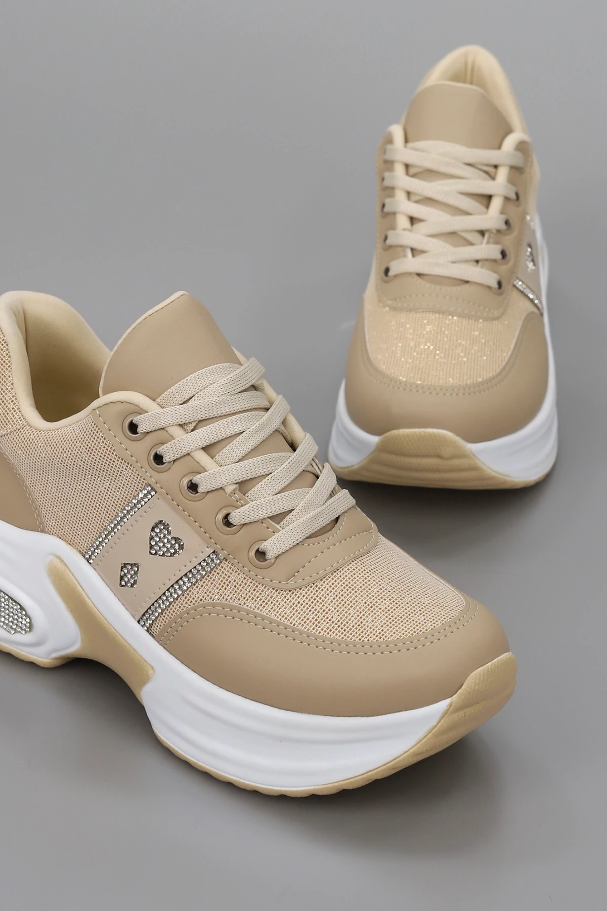 MDLN 472 Kalp Detaylı Taşlı Spor Ayakkabı