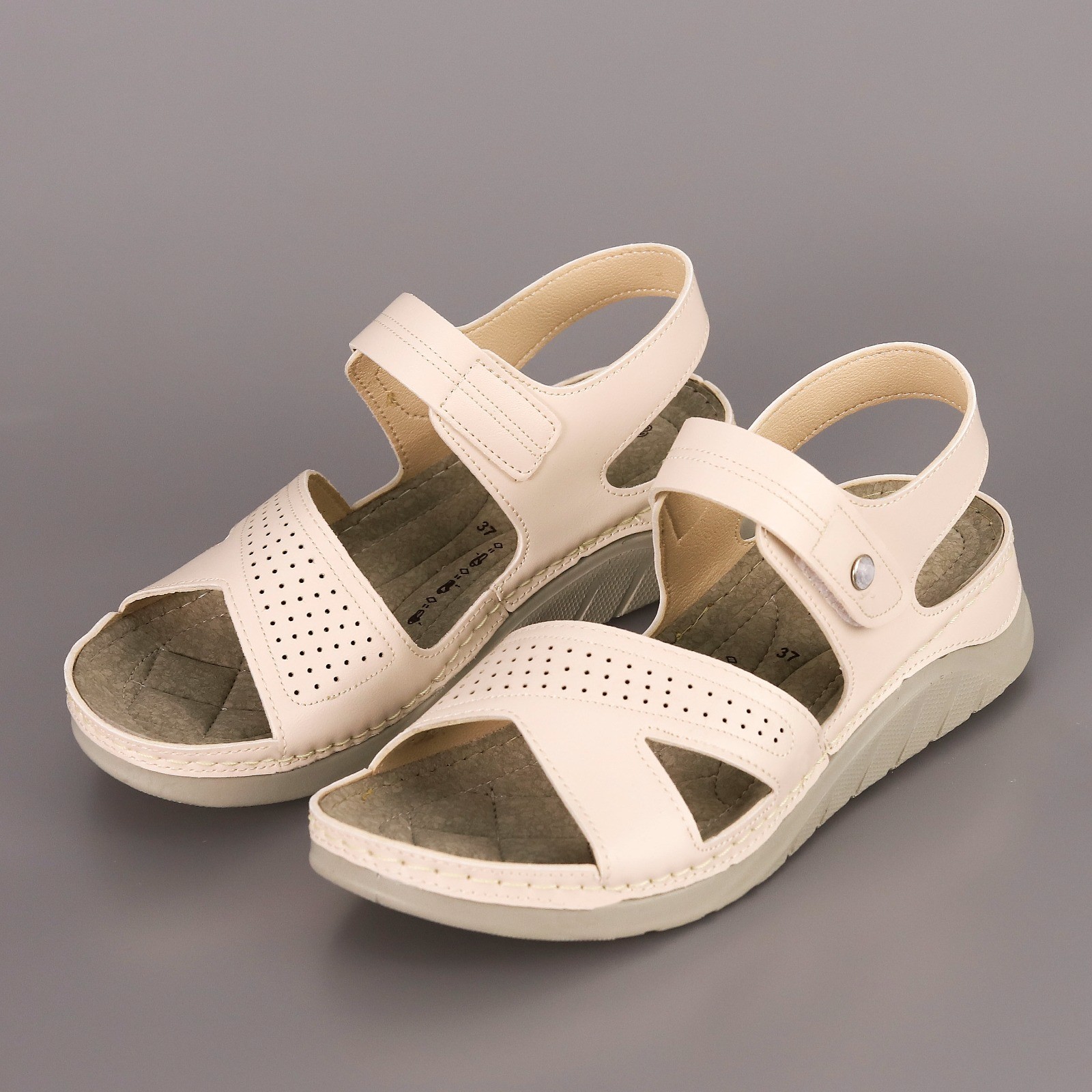 JESSİ 002 Düz Desenli Sandalet