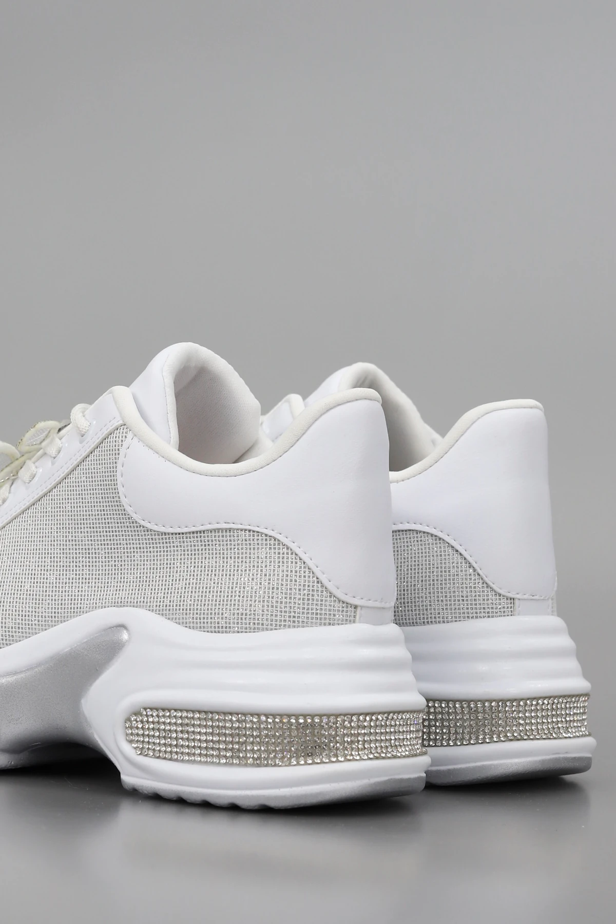 MDLN 493 Kelebek Toka Detaylı Bağcıklı Spor Ayakkabı