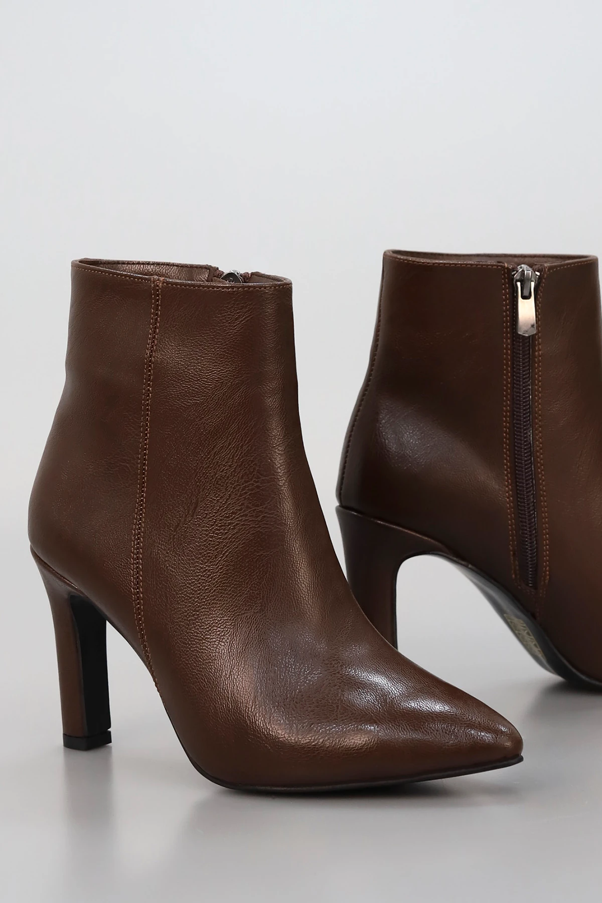 PİER 202 İnce Topuklu Fermuarlı Bot